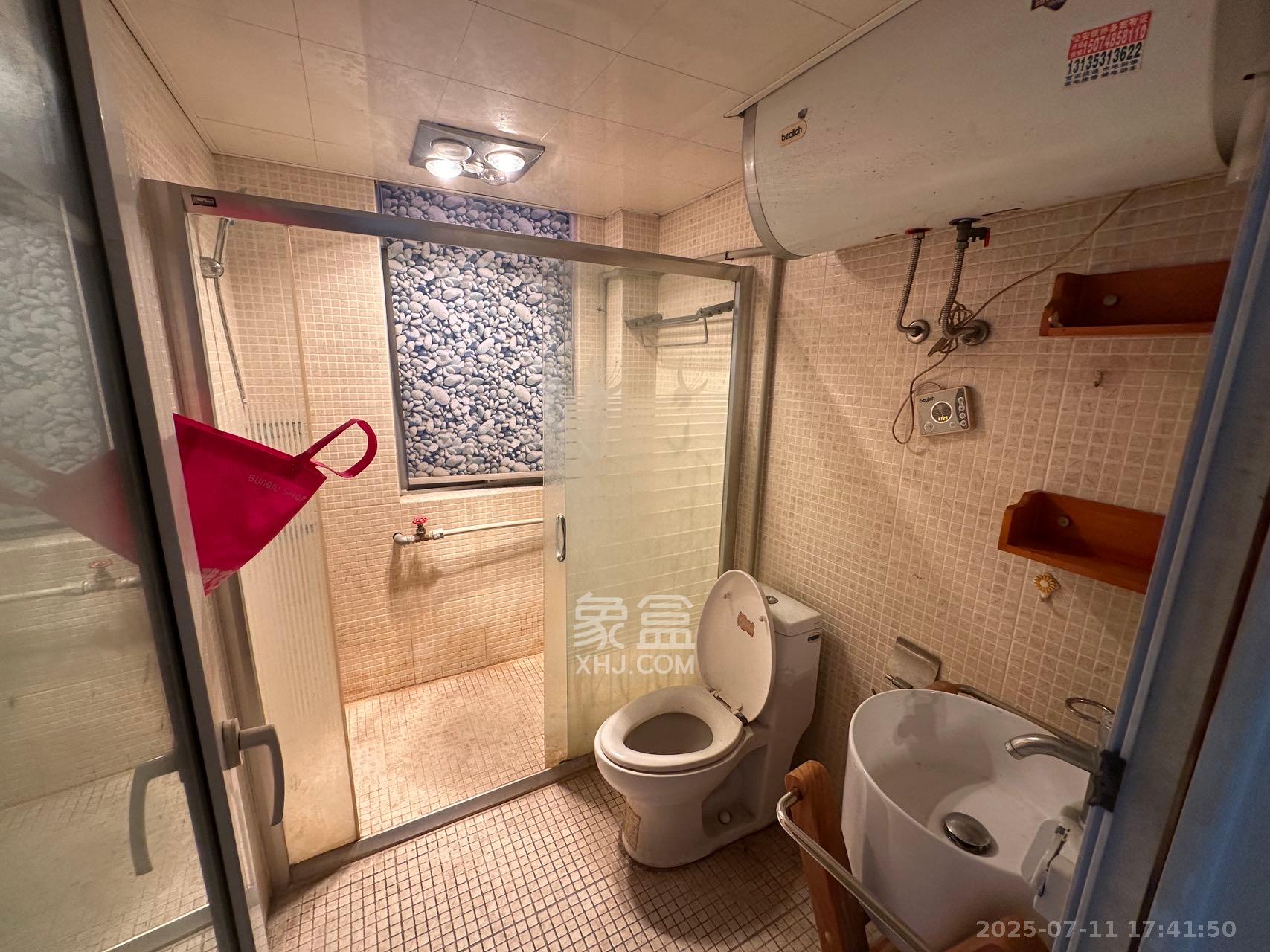 新星小区  4室2厅2卫    2200.0元/月 新星小区  4室2厅2卫    2200.0元/月室内图