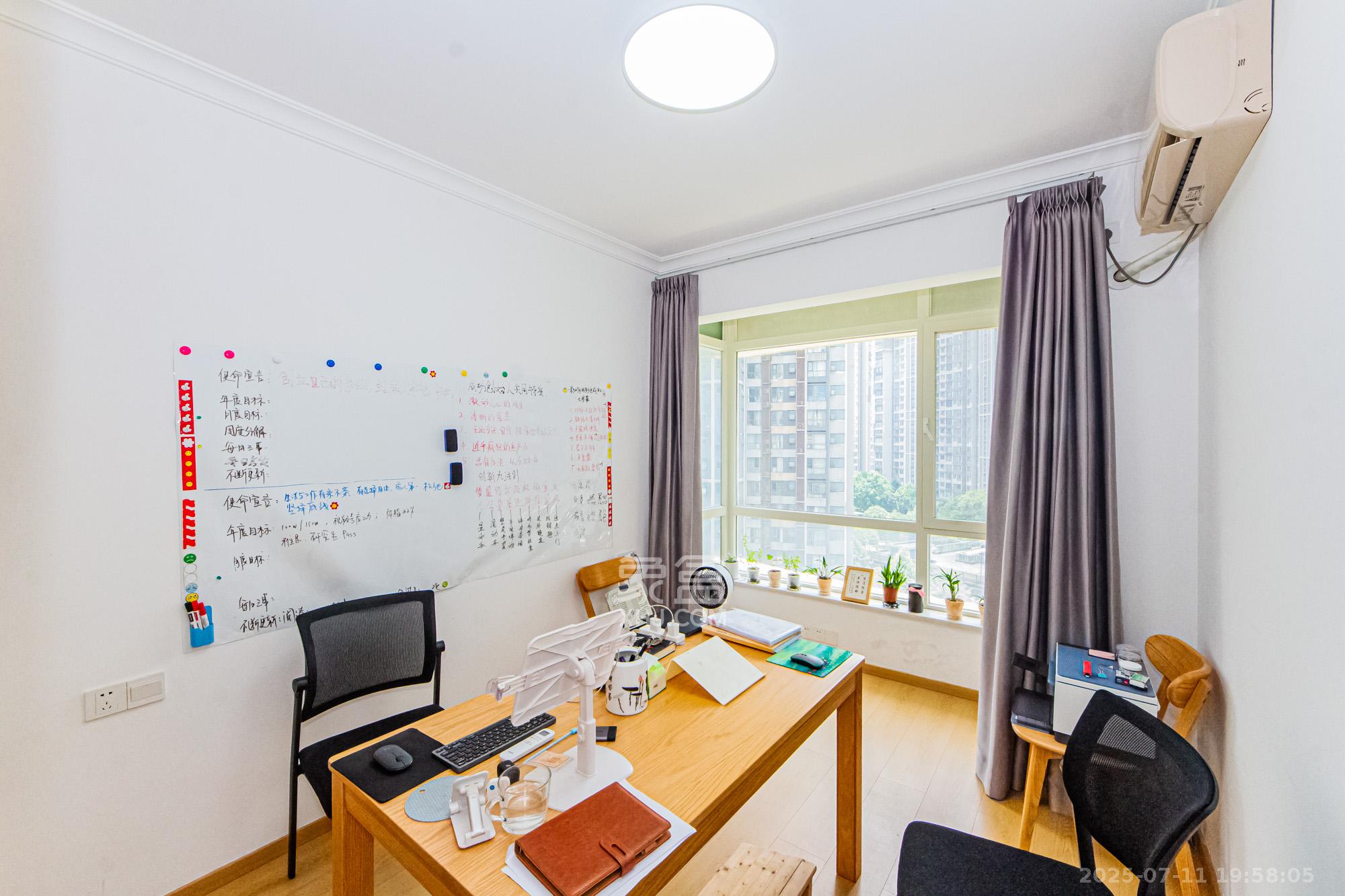 北辰三角洲D3区  3室2厅1卫    141.8万 北辰三角洲D3区  3室2厅1卫    141.8万卧室