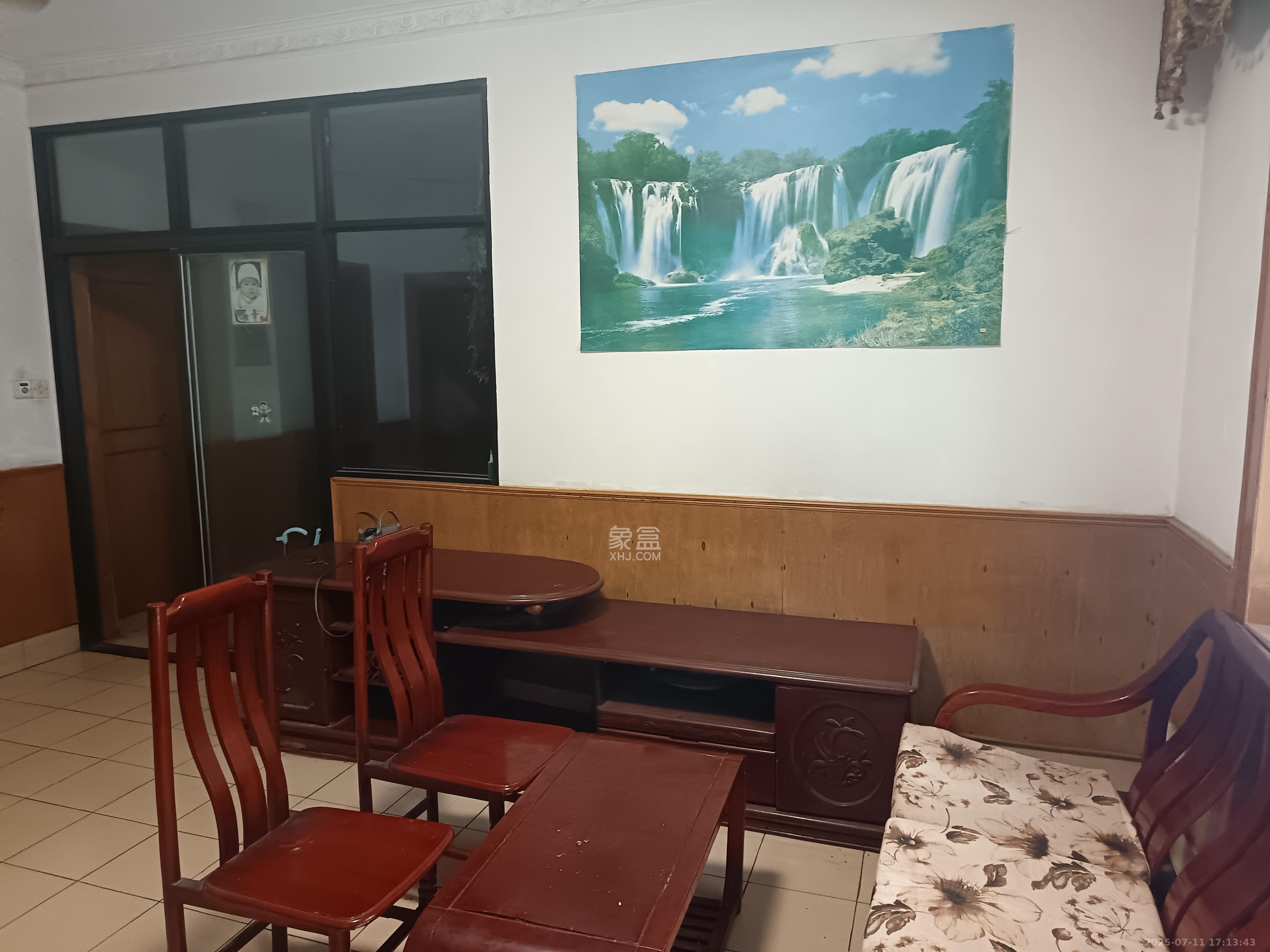 原长沙县仪器电教站小区 3室2厅1卫 1400.0元/月 原长沙县仪器电教站小区 3室2厅1卫 1400.0元/月室内图