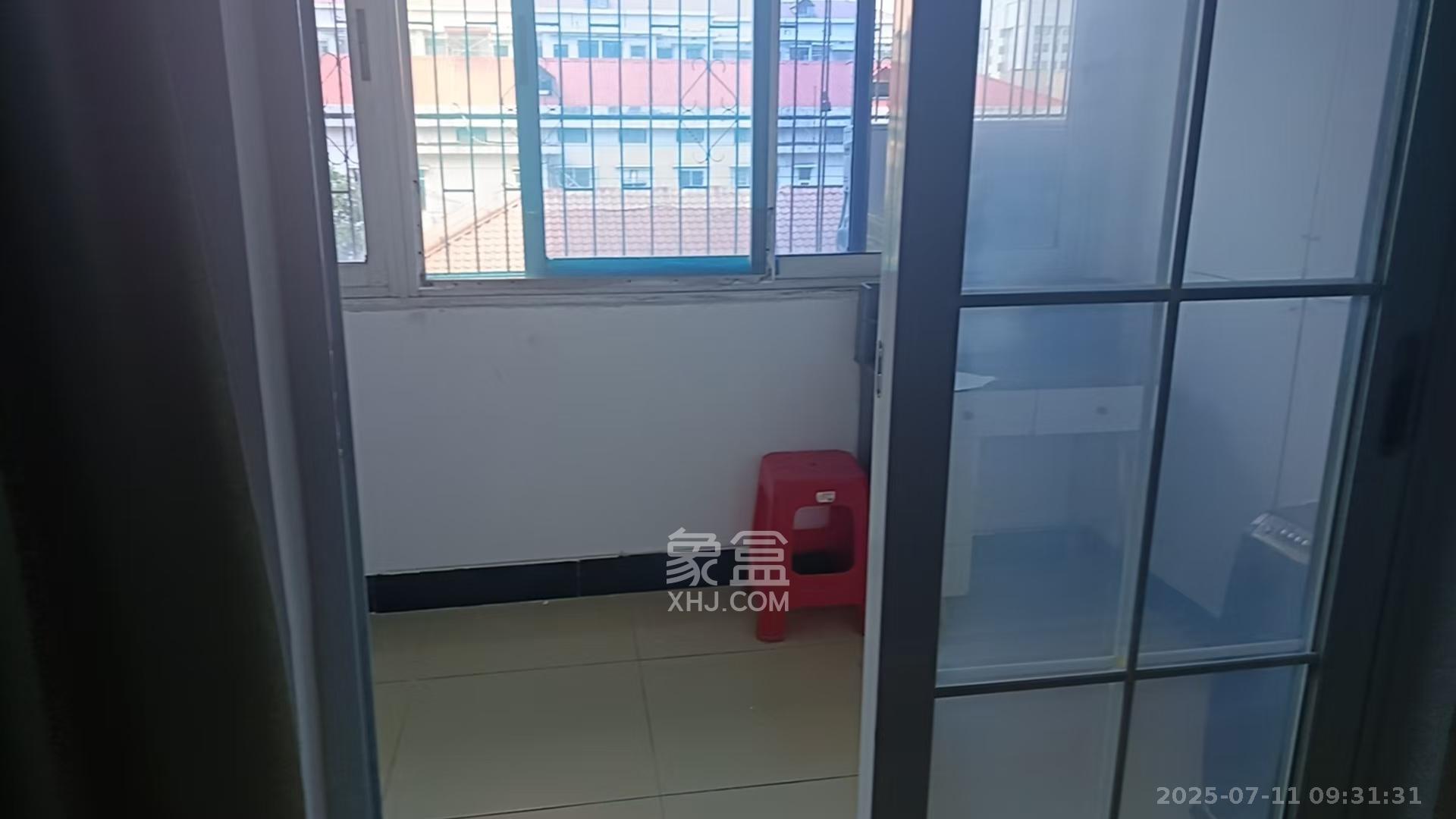中意花苑  1室2厅1卫   2200.00元/月室内图