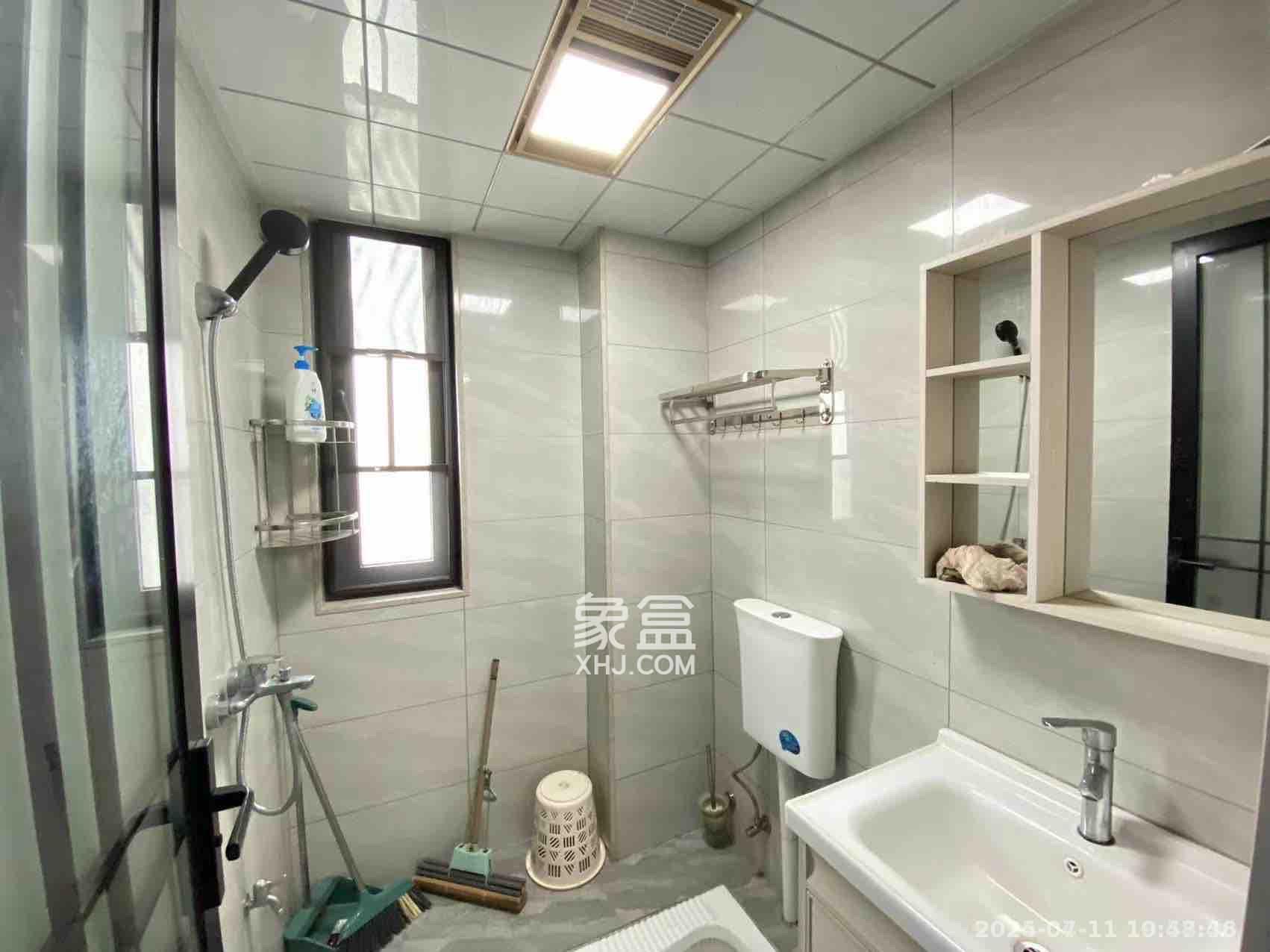 东合新苑  2室2厅1卫   2100.00元/月室内图