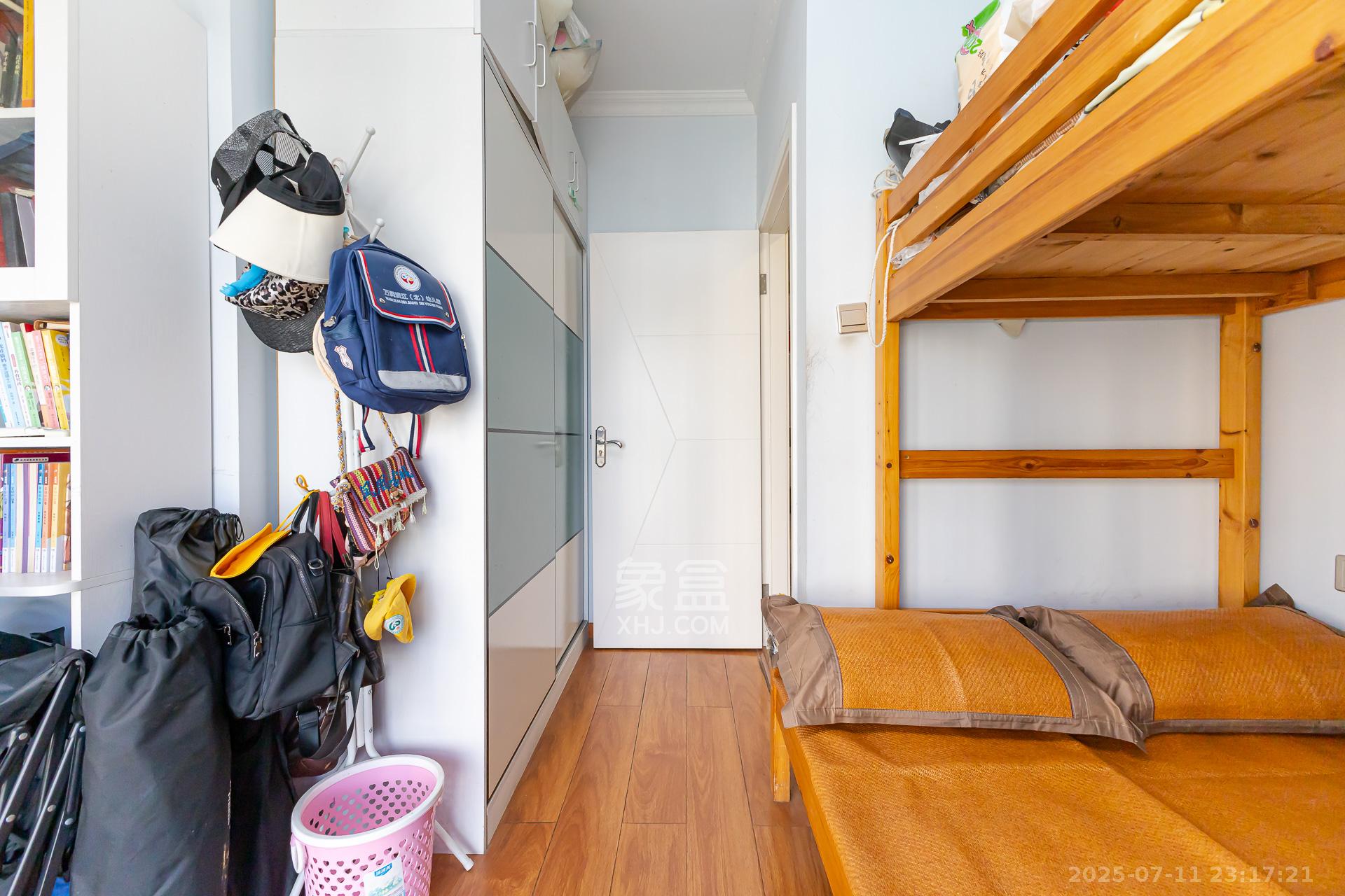 勤诚达新界  3室2厅1卫    75.0万 勤诚达新界  3室2厅1卫    75.0万卧室