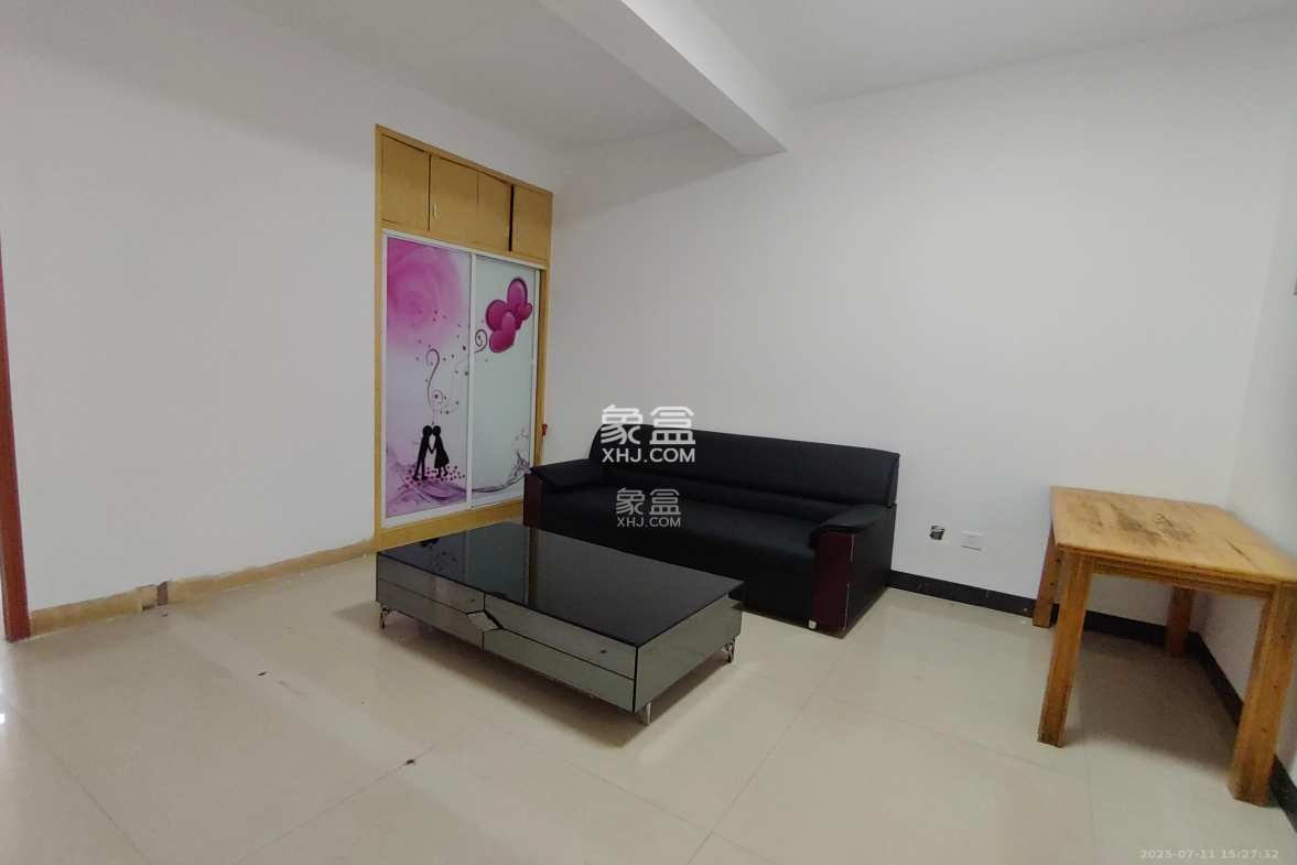 月湖安置小区(马栏山小区)  3室2厅2卫    1800.0元/月 月湖安置小区(马栏山小区)  3室2厅2卫    1800.0元/月室内图