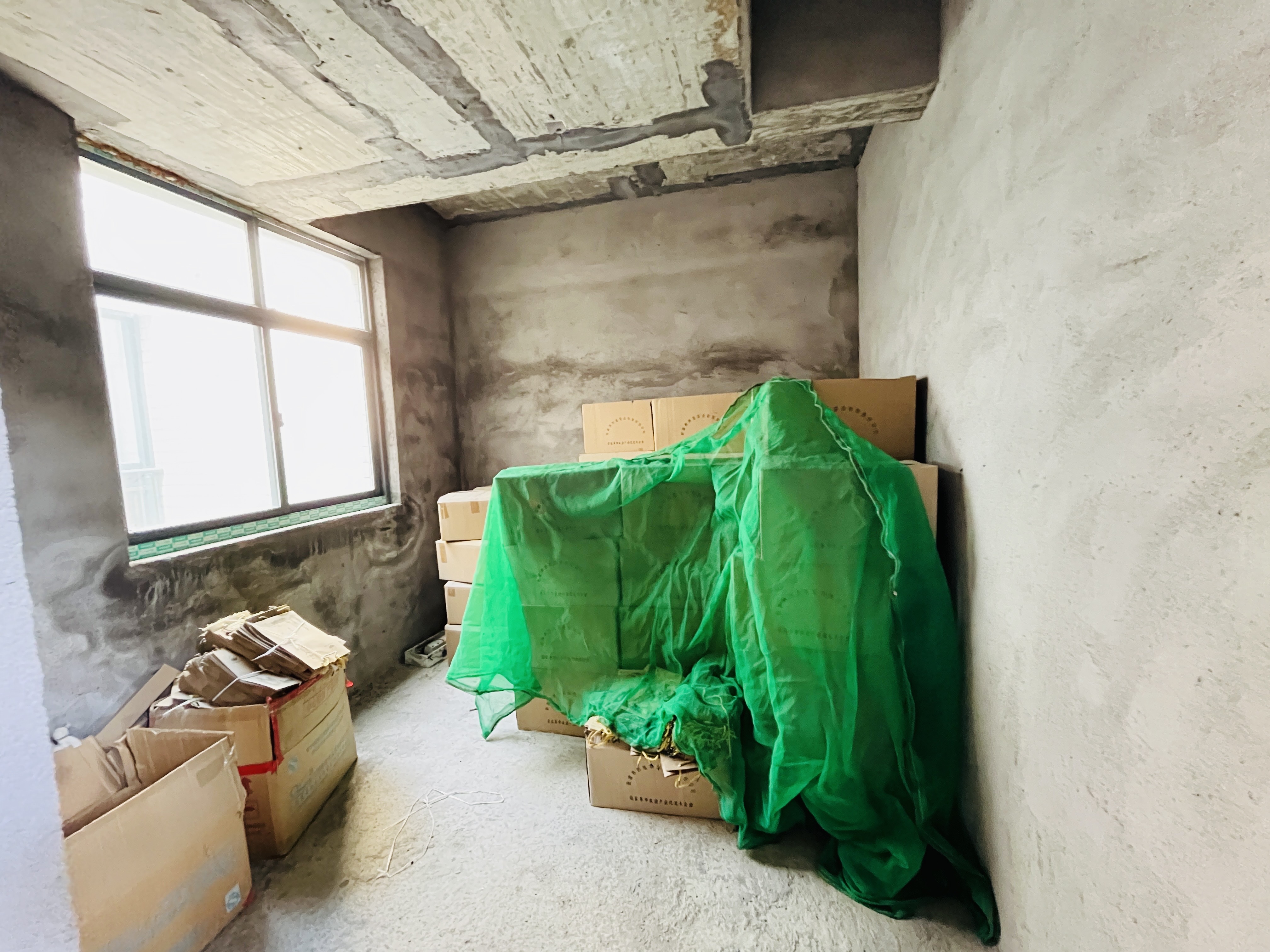 华都国际花园  4室2厅2卫    77.8万 华都国际花园  4室2厅2卫    77.8万客厅