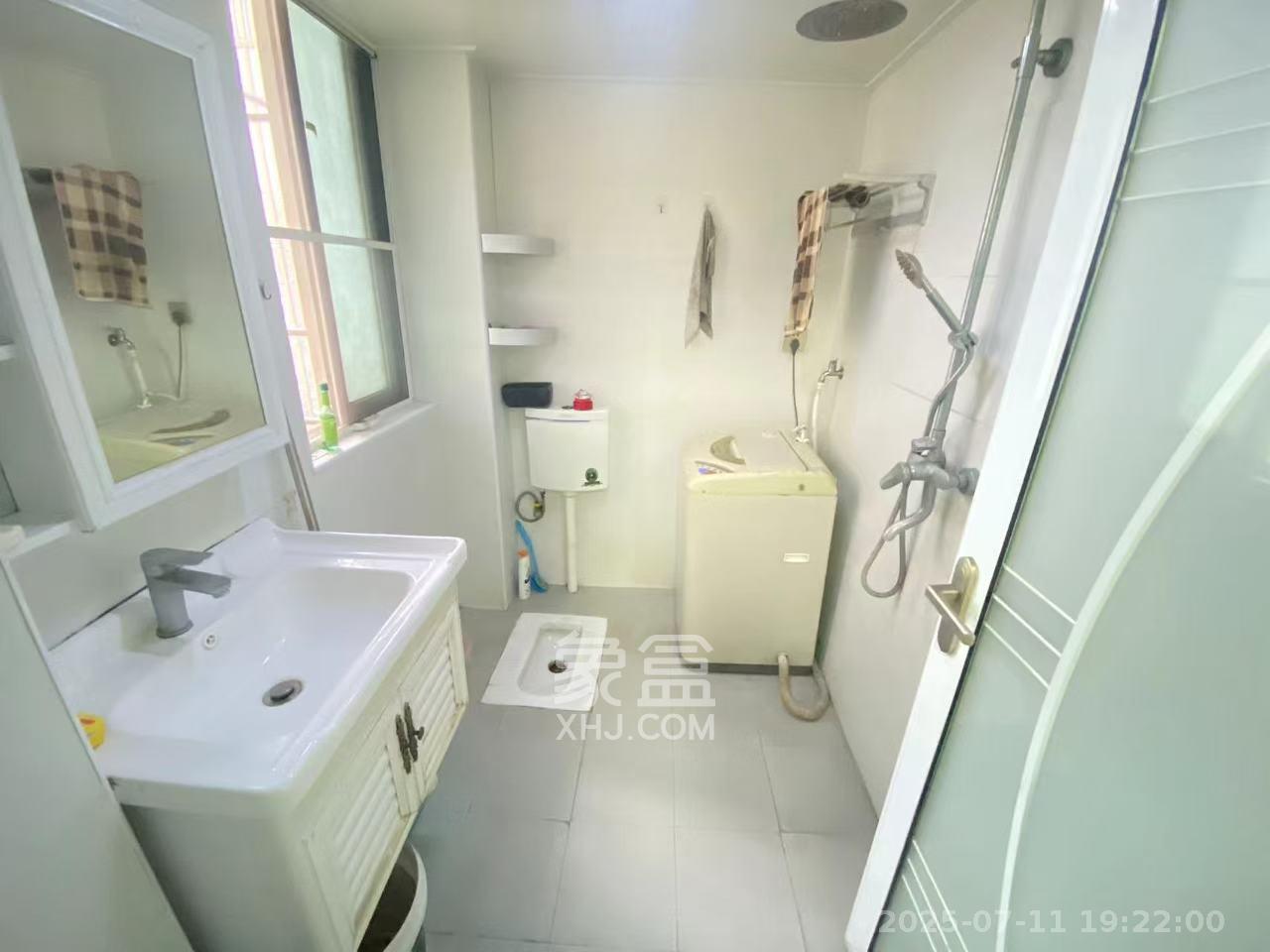 巧克力空间（建鸿达现代大厦）  3室2厅1卫   2300.00元/月室内图
