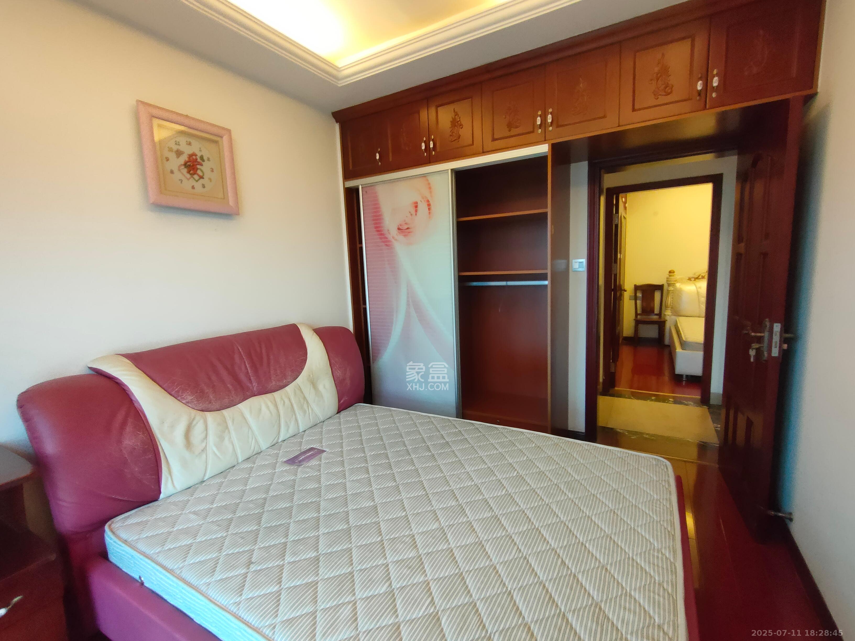 江河双水湾 3室2厅1卫 2700.0元/月 江河双水湾 3室2厅1卫 2700.0元/月室内图