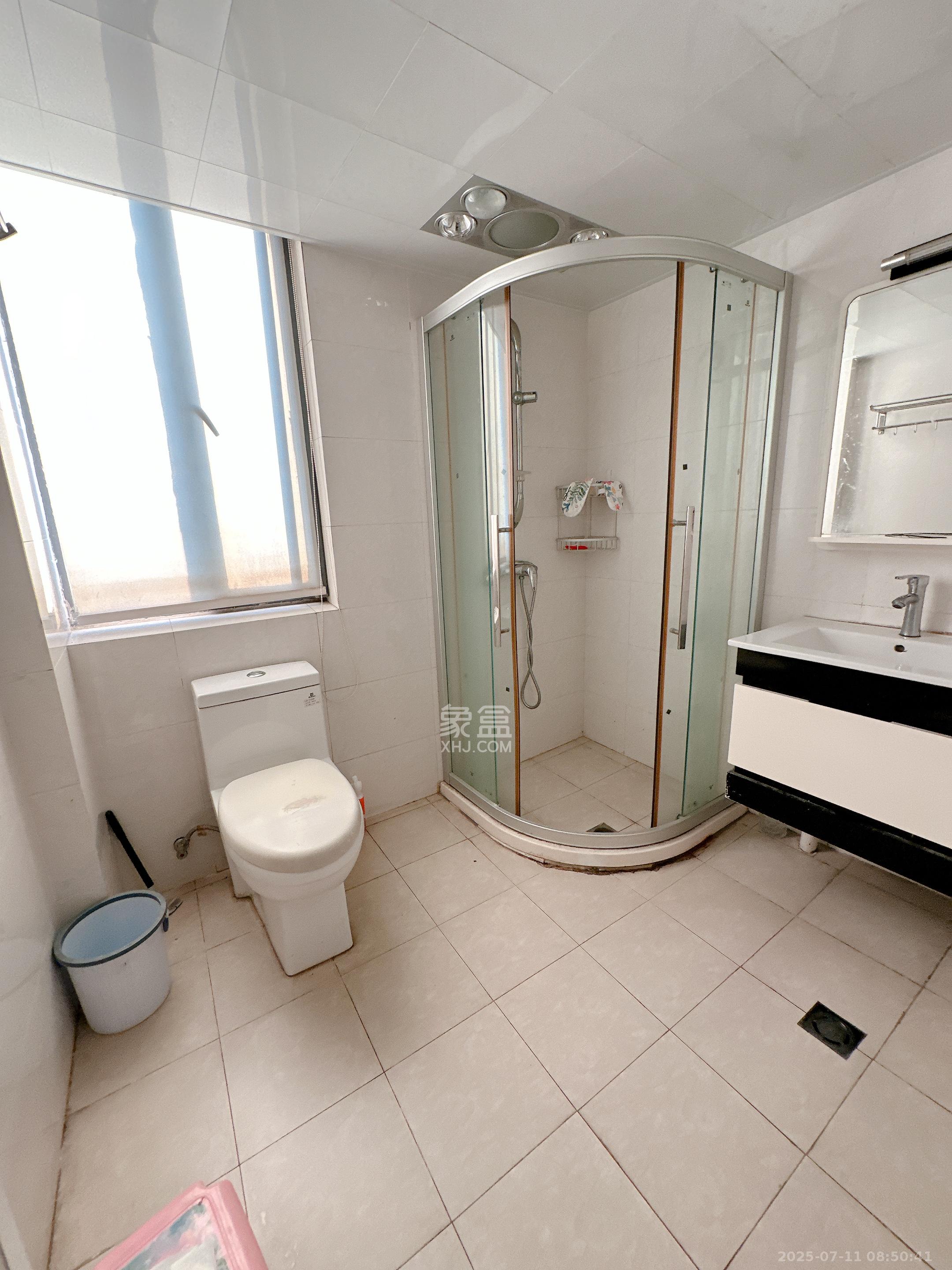 领航江阁  3室2厅2卫    3500.0元/月 领航江阁  3室2厅2卫    3500.0元/月室内图