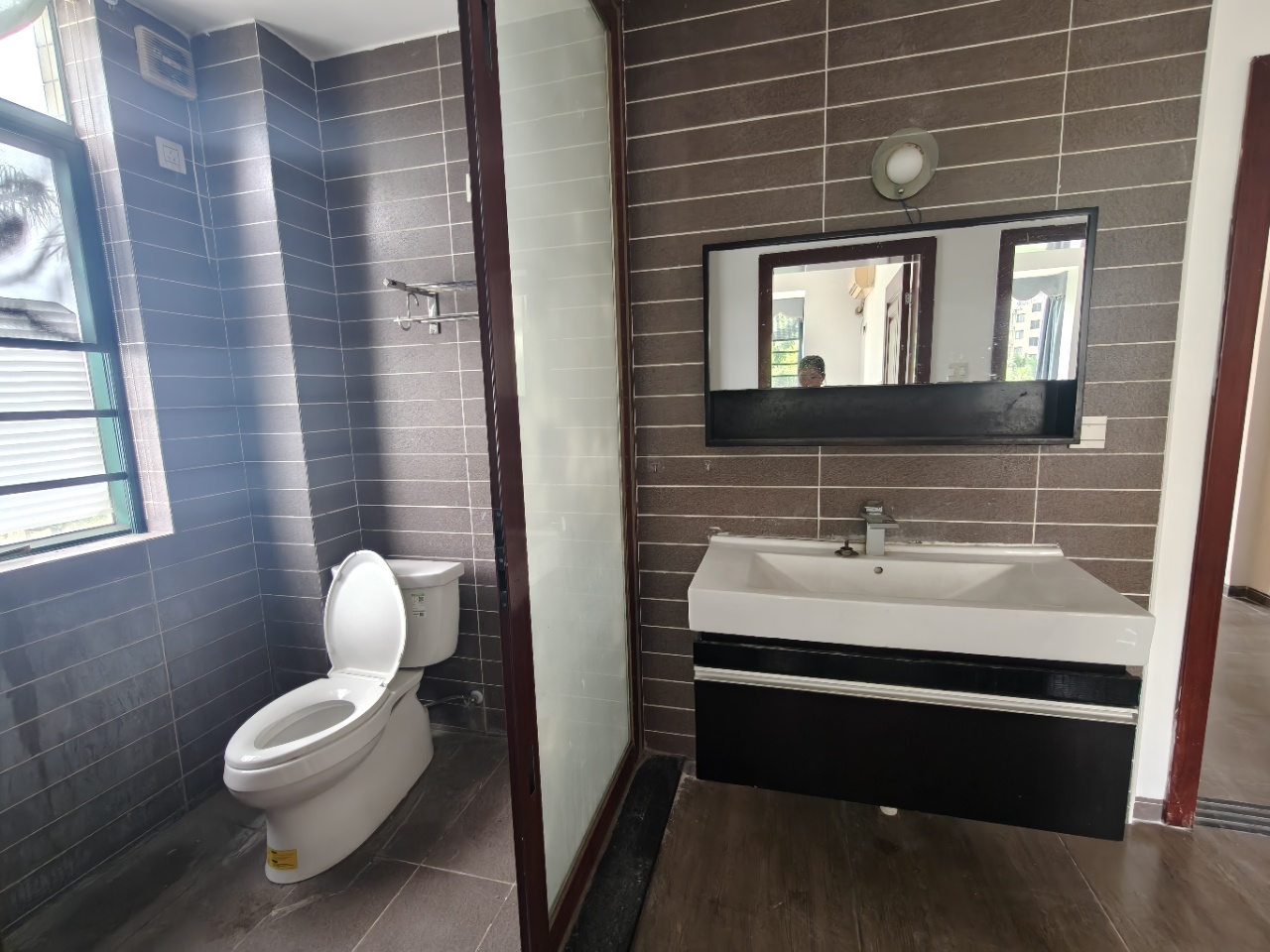 金外滩 3室2厅1卫 3500.0元/月 金外滩 3室2厅1卫 3500.0元/月室内图