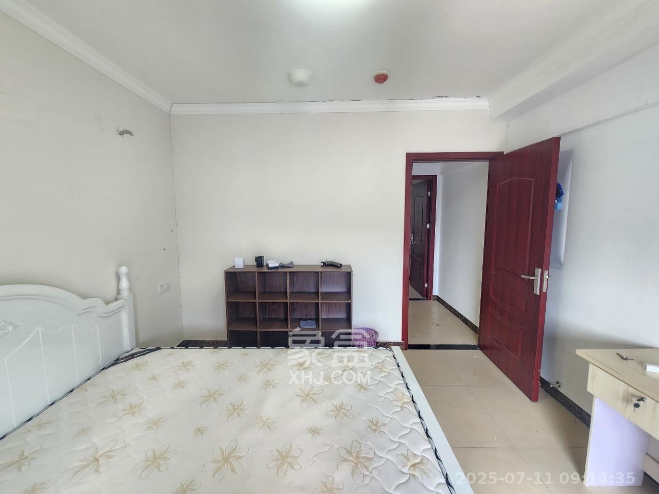 麓江春  1室1厅1卫   2300.00元/月室内图