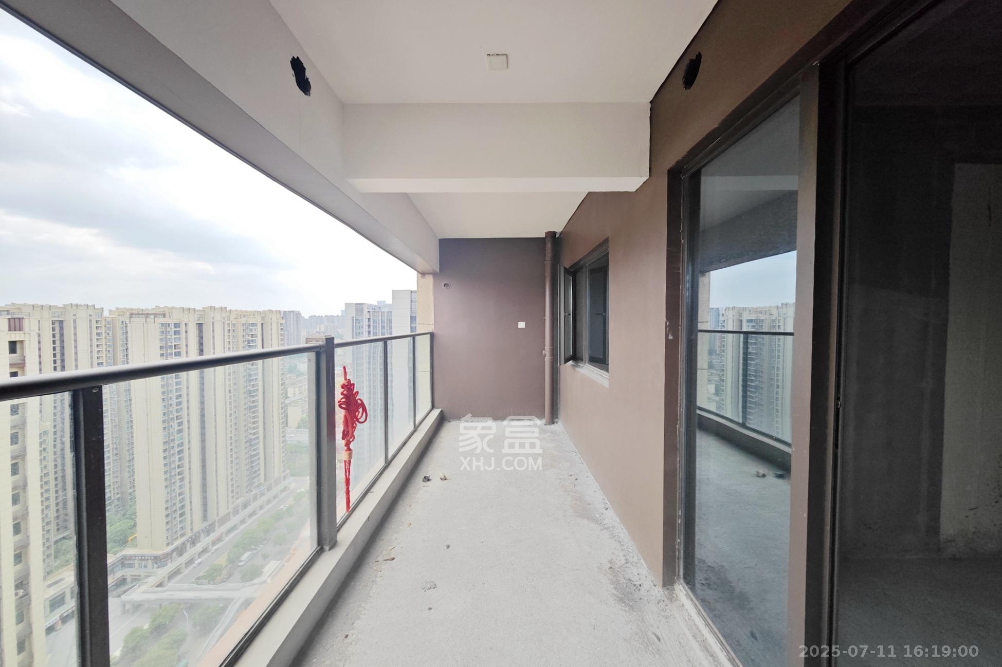 国欣向荣府 4室2厅2卫 130.0万 国欣向荣府 4室2厅2卫 130.0万阳台