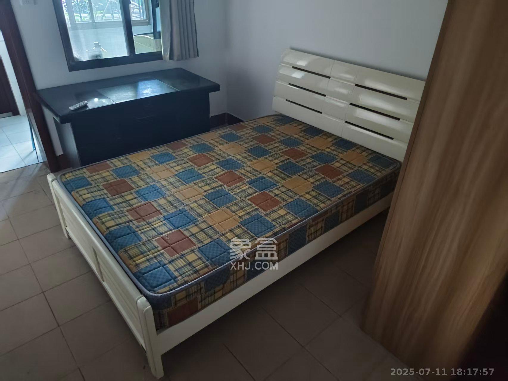 荷晏小区  3室1厅1卫   2000.00元/月室内图