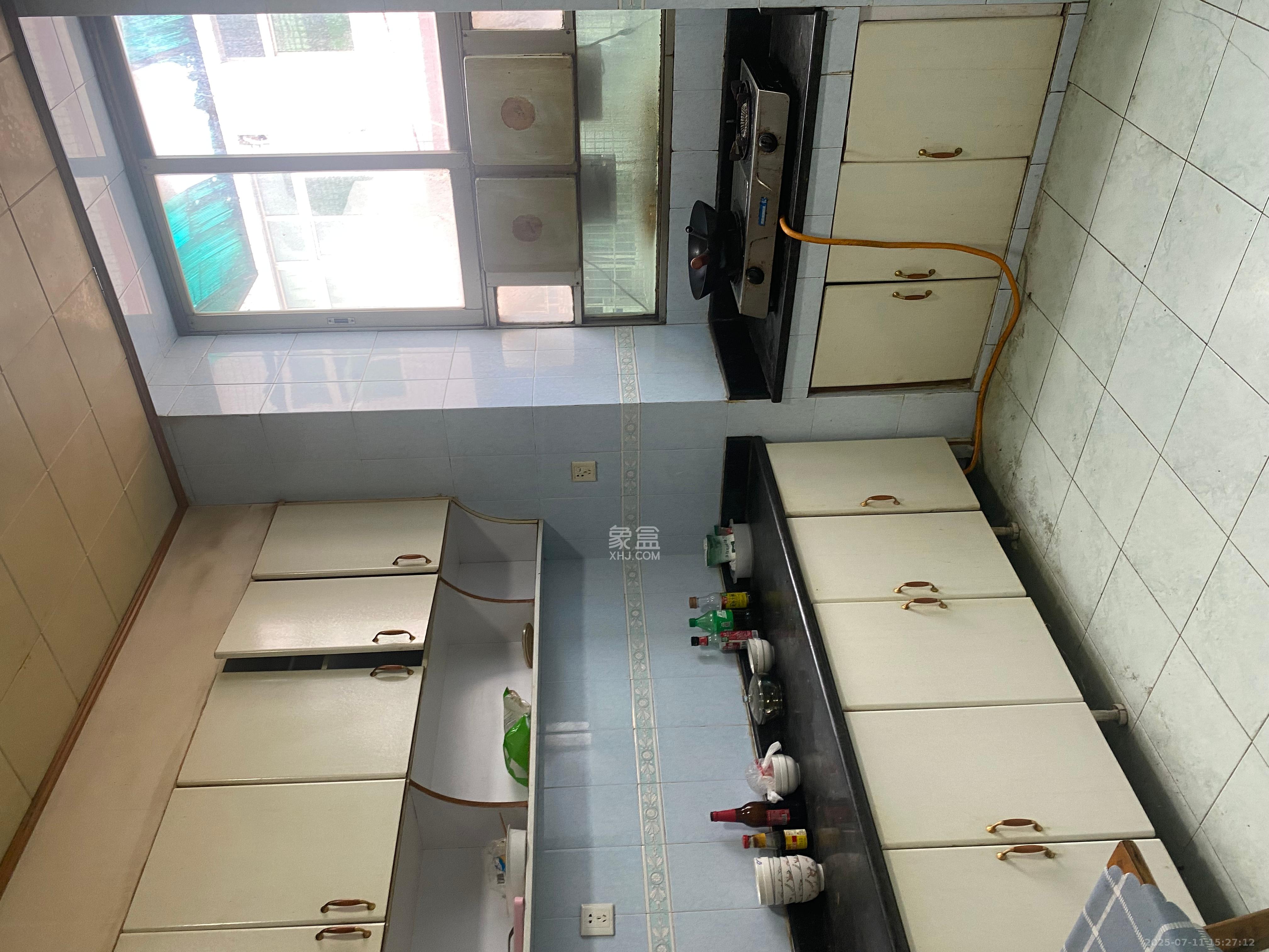 红星糖酒城  4室2厅2卫   2300.00元/月室内图