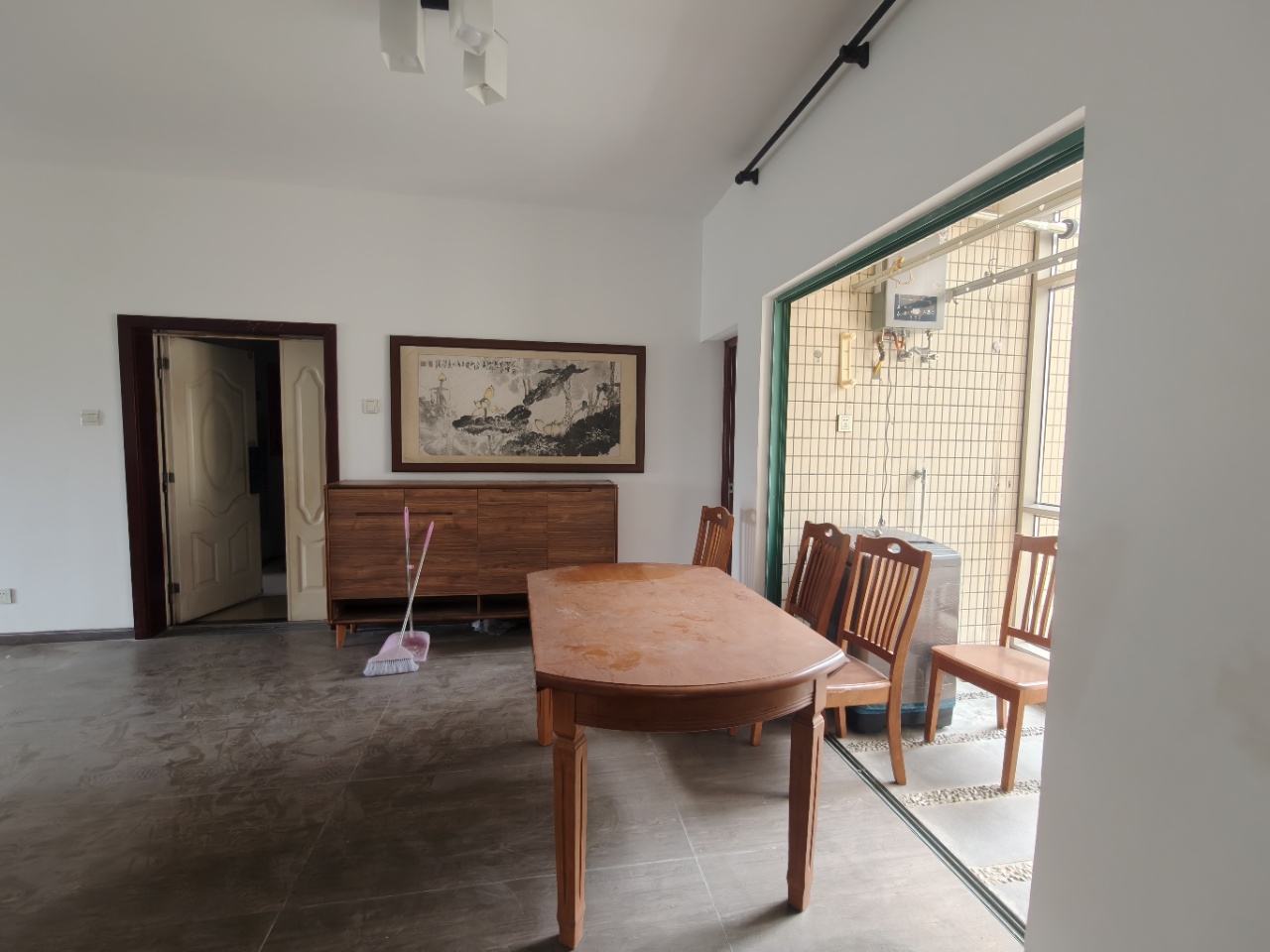 金外滩 3室2厅1卫 3500.0元/月 金外滩 3室2厅1卫 3500.0元/月室内图