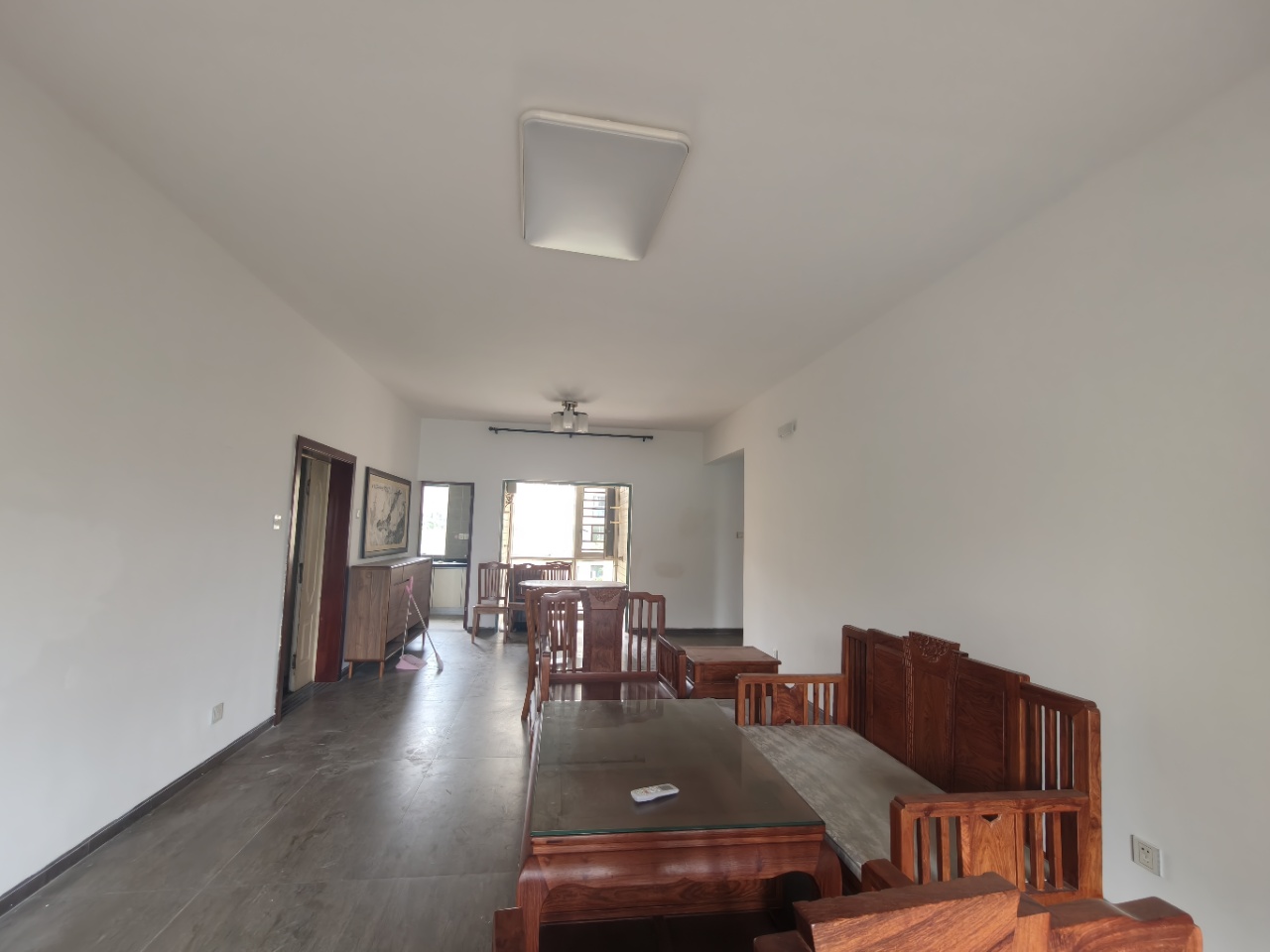 金外滩 3室2厅1卫 3500.0元/月 金外滩 3室2厅1卫 3500.0元/月室内图