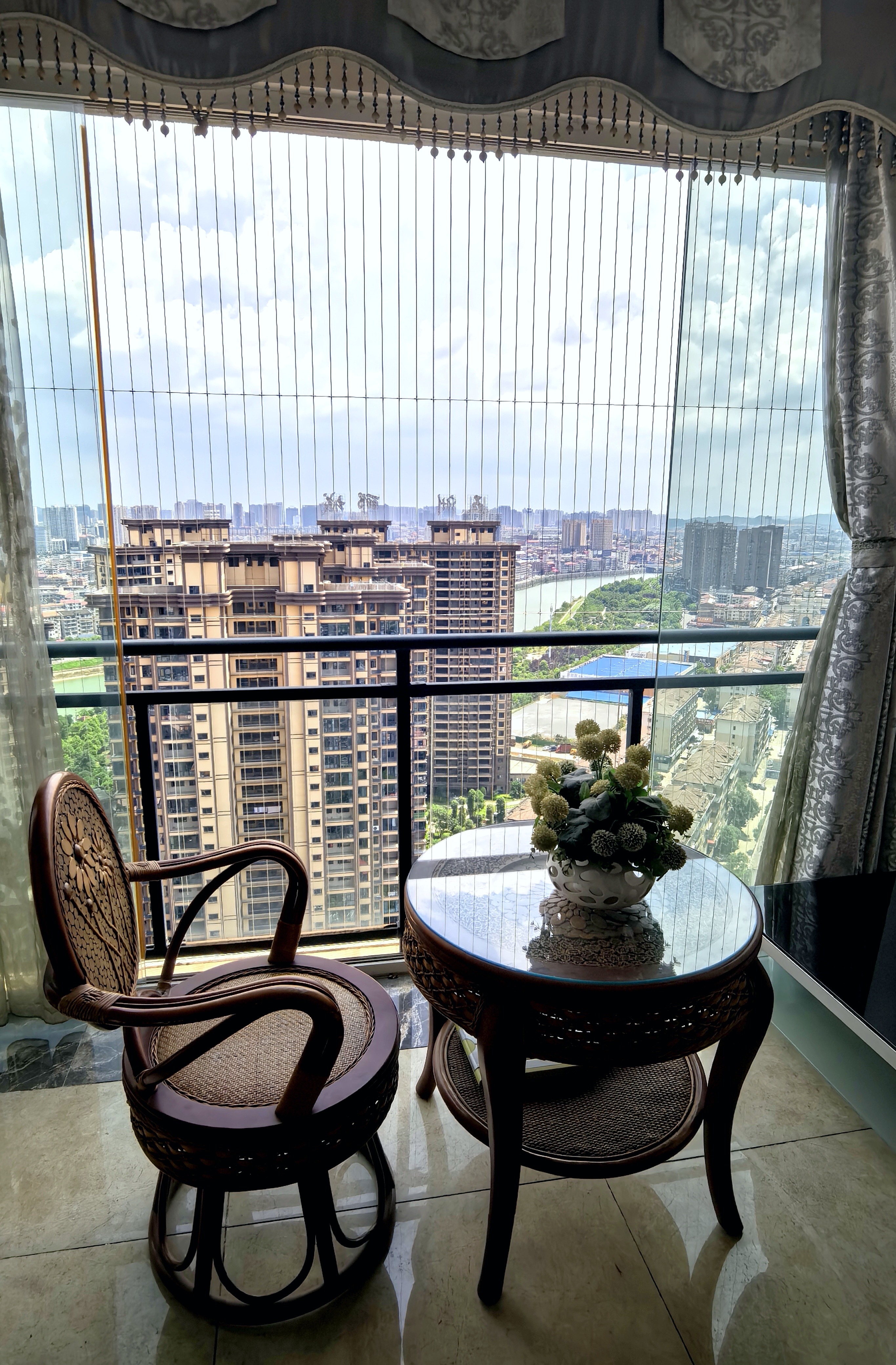 丹枫国际  3室2厅2卫    61.8万 丹枫国际  3室2厅2卫    61.8万客厅