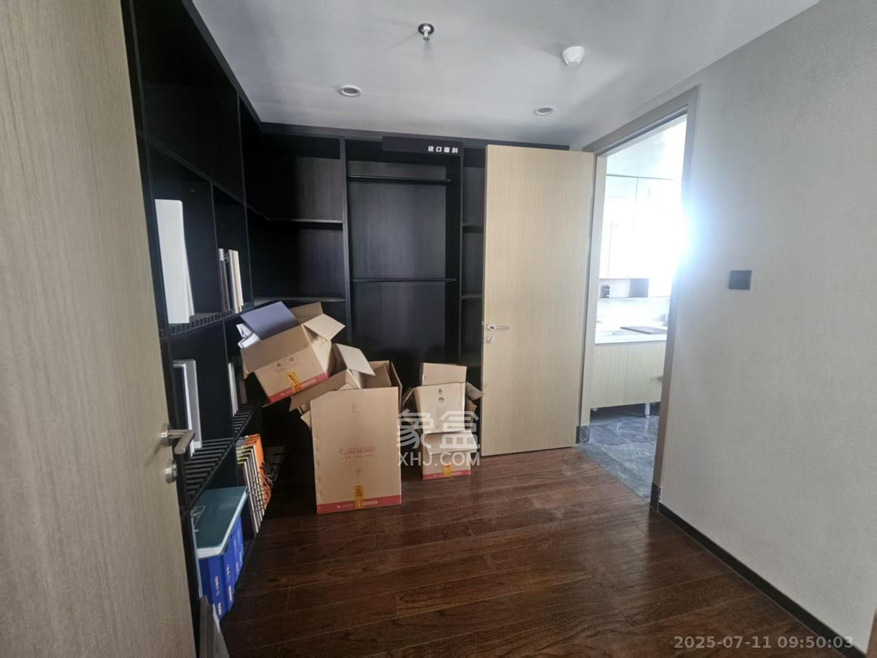 旭辉都会山  4室2厅3卫    9000.0元/月 旭辉都会山  4室2厅3卫    9000.0元/月室内图