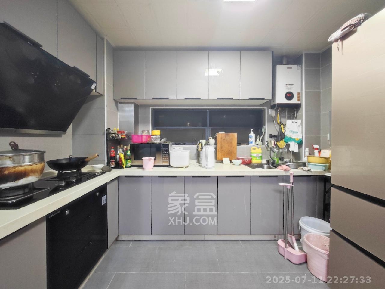 保利城（中航城国际社区、郡原美村）  3室2厅2卫   2300.00元/月室内图