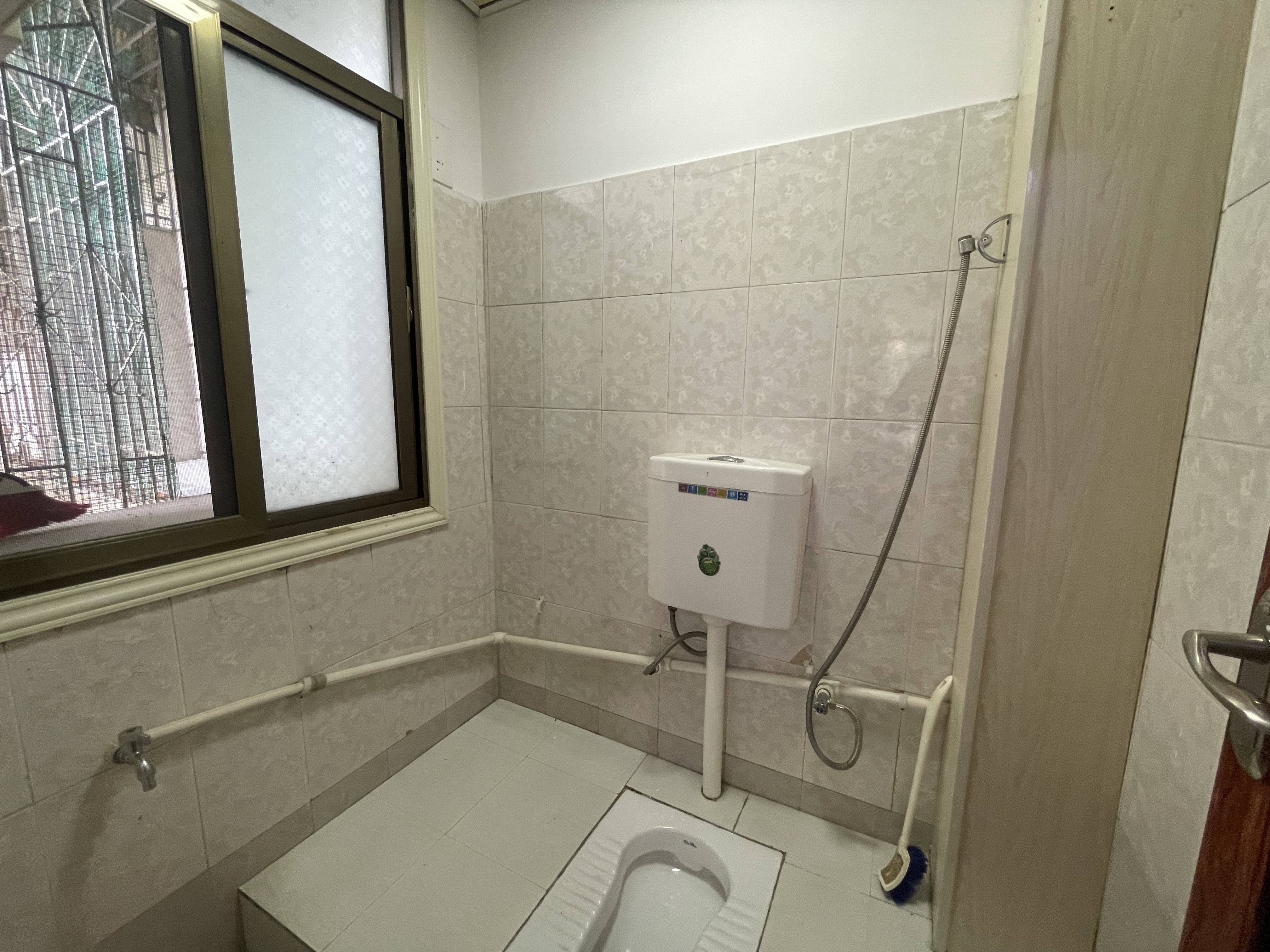 百货公司宿舍 3室2厅2卫 45.0万 百货公司宿舍 3室2厅2卫 45.0万客厅