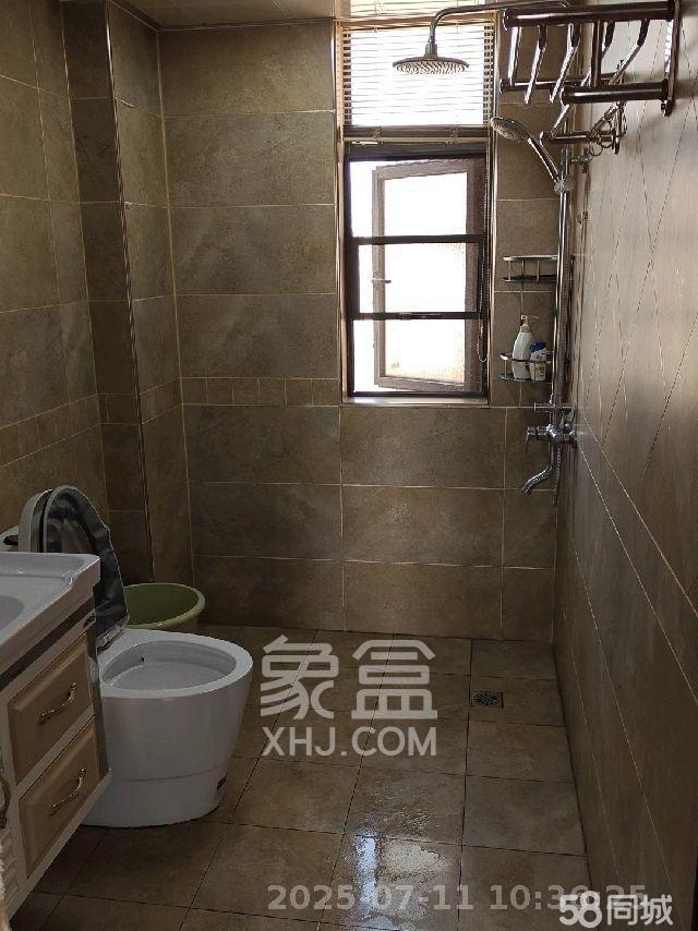 香樟兰亭(朗峰苑) 2室2厅2卫 2600.0元/月 香樟兰亭(朗峰苑) 2室2厅2卫 2600.0元/月室内图