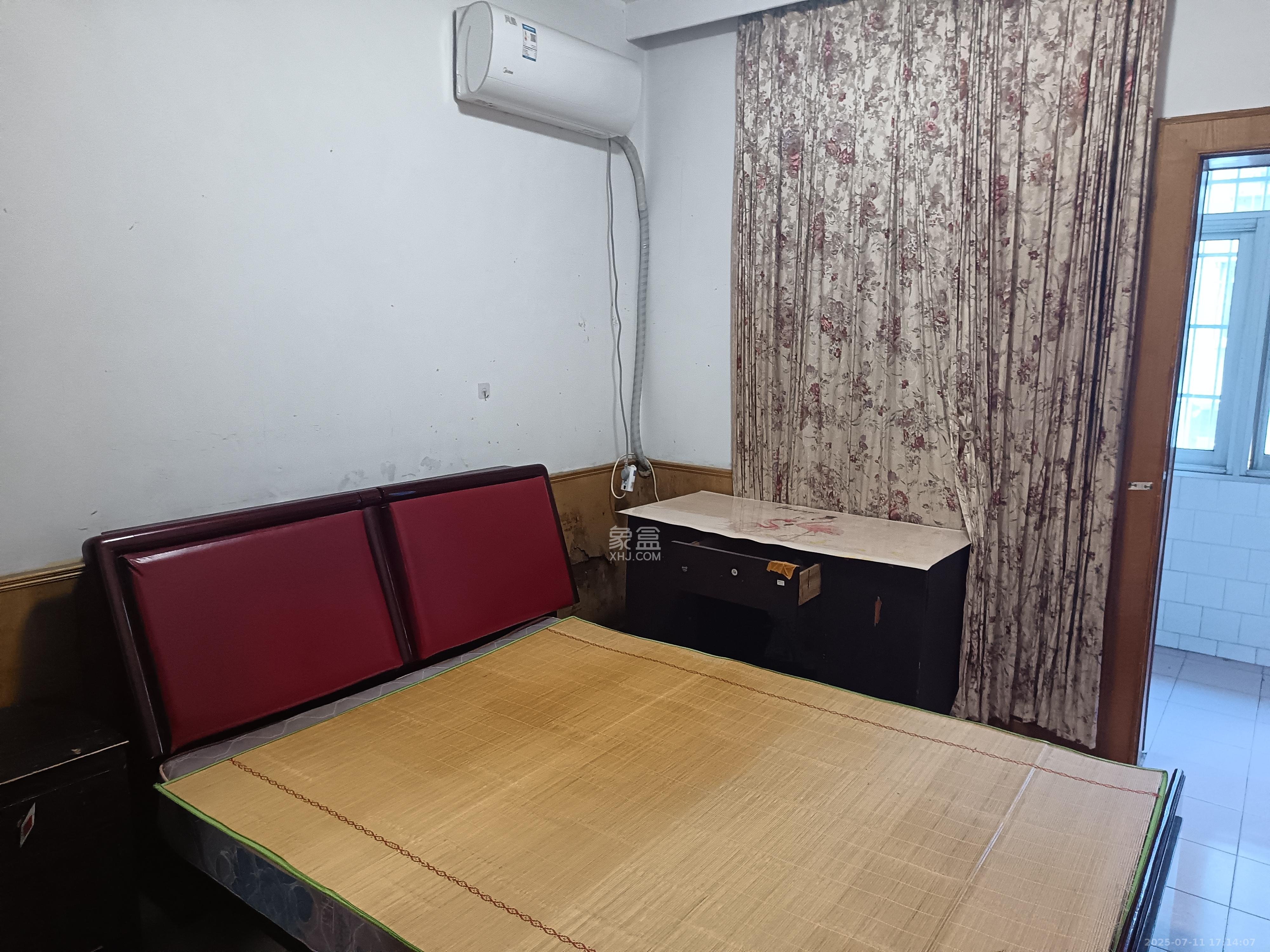 原长沙县仪器电教站小区 3室2厅1卫 1400.0元/月 原长沙县仪器电教站小区 3室2厅1卫 1400.0元/月室内图