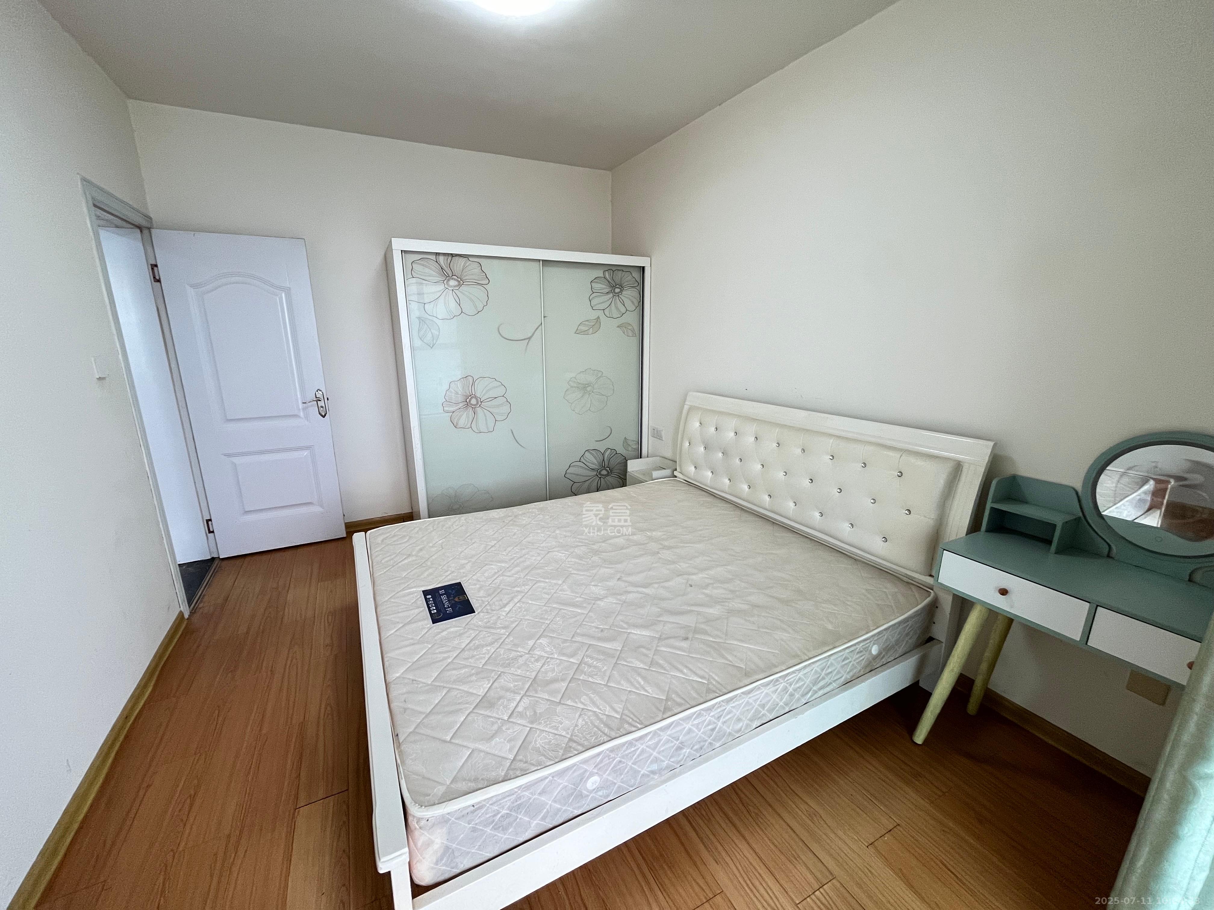 荣盛花语书苑  2室2厅1卫   2600.00元/月室内图