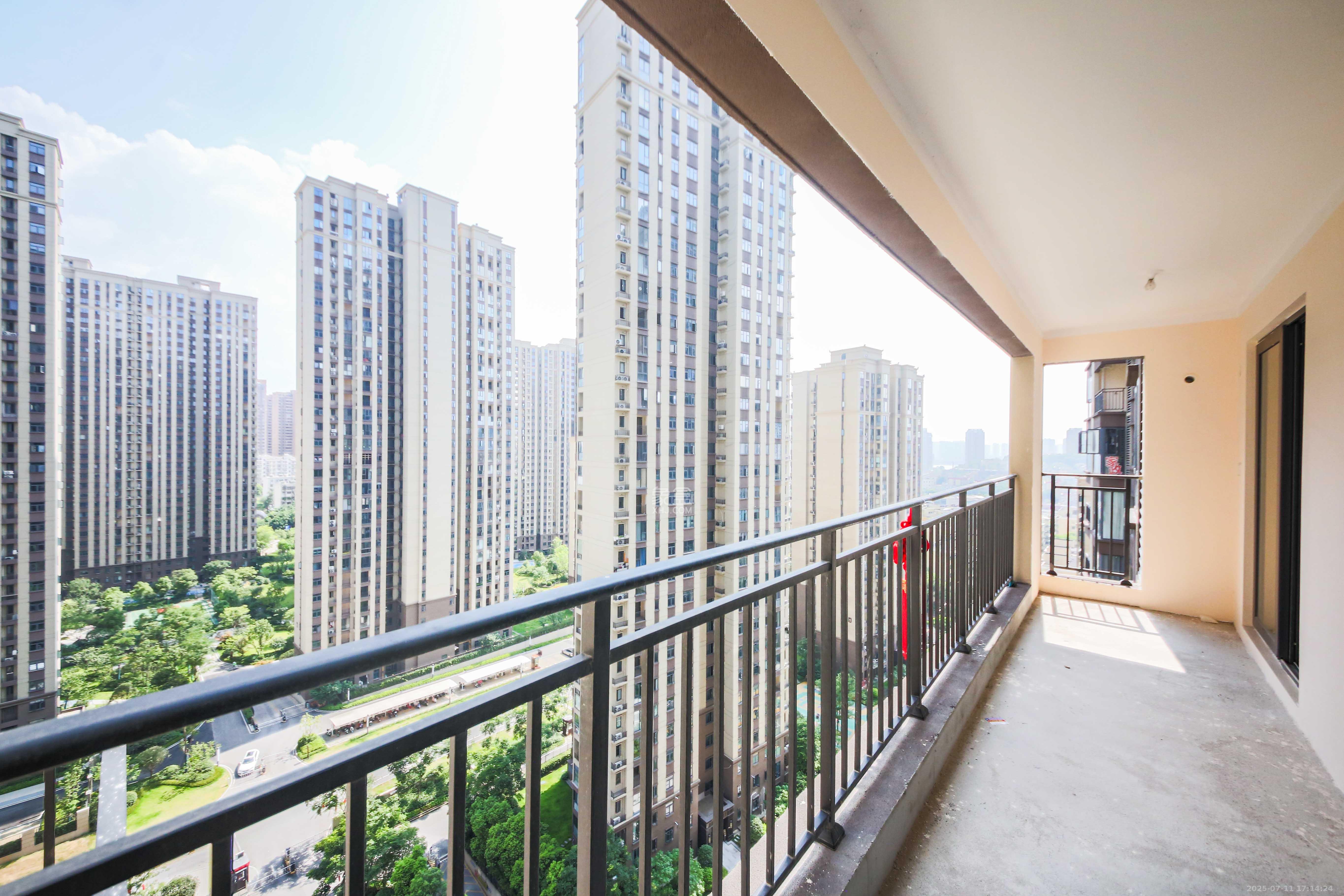 中建钰和城 4室2厅2卫 185.00万 中建钰和城 4室2厅2卫 185.00万阳台