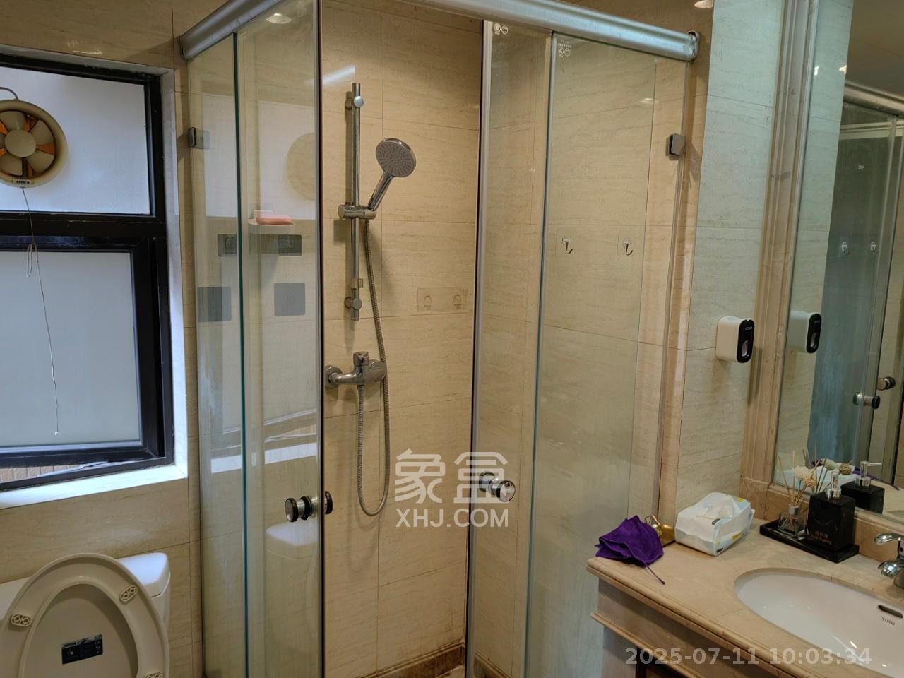 中海国际一期  2室2厅1卫    2300.0元/月 中海国际一期  2室2厅1卫    2300.0元/月室内图