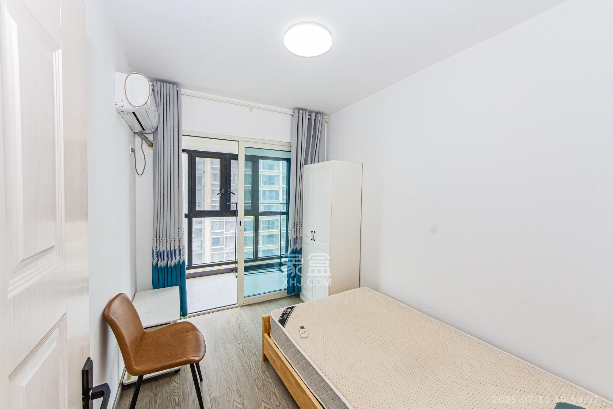 北辰三角洲E7区  4室2厅2卫    230.0万卧室