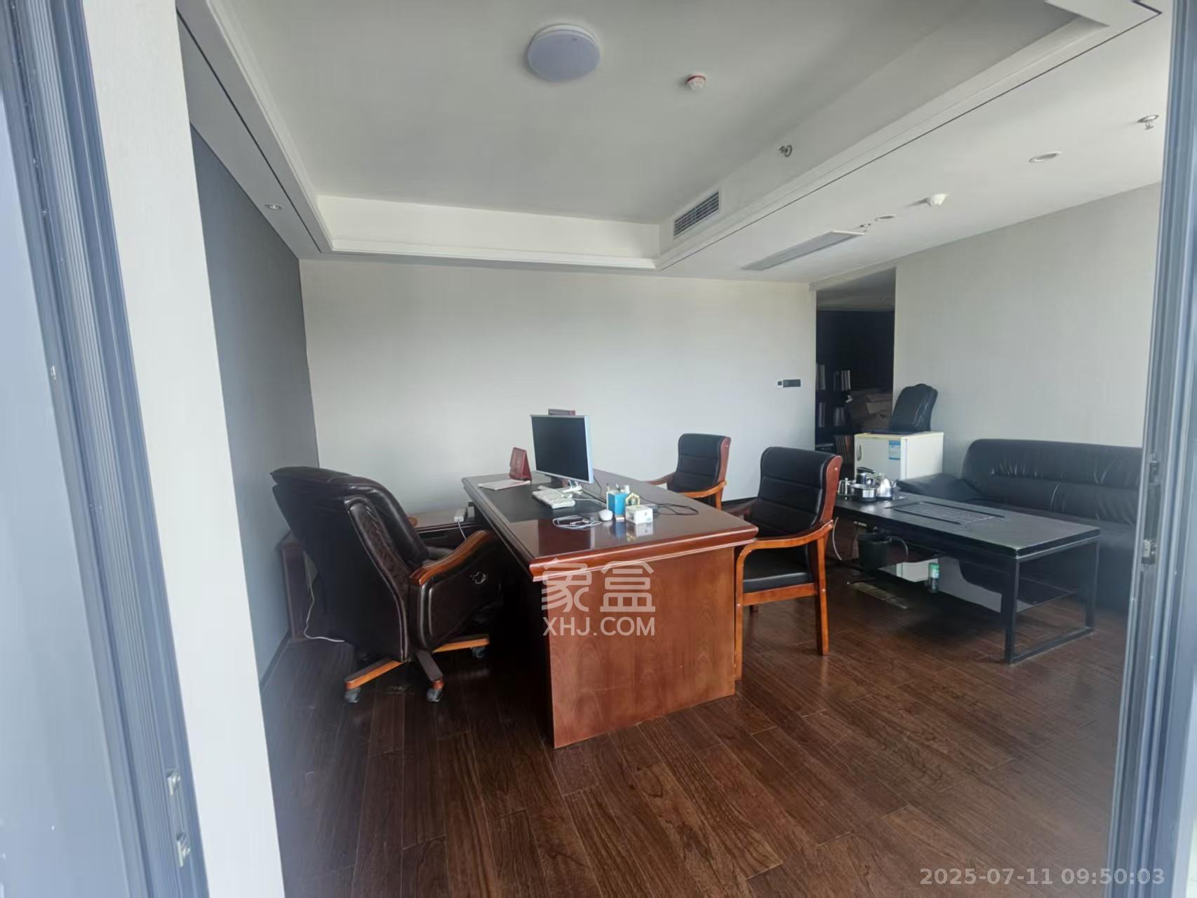 旭辉都会山  4室2厅3卫    9000.0元/月 旭辉都会山  4室2厅3卫    9000.0元/月室内图