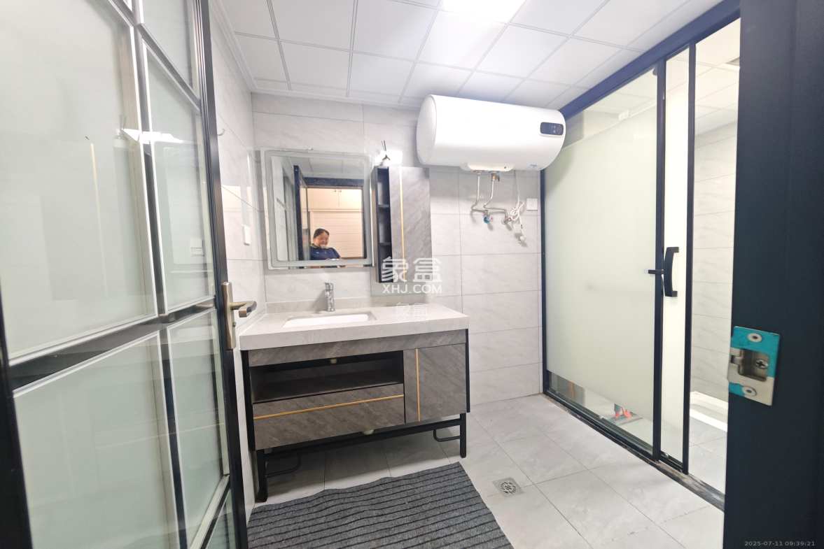 美来美城市广场  4室2厅2卫    2300.0元/月 美来美城市广场  4室2厅2卫    2300.0元/月室内图