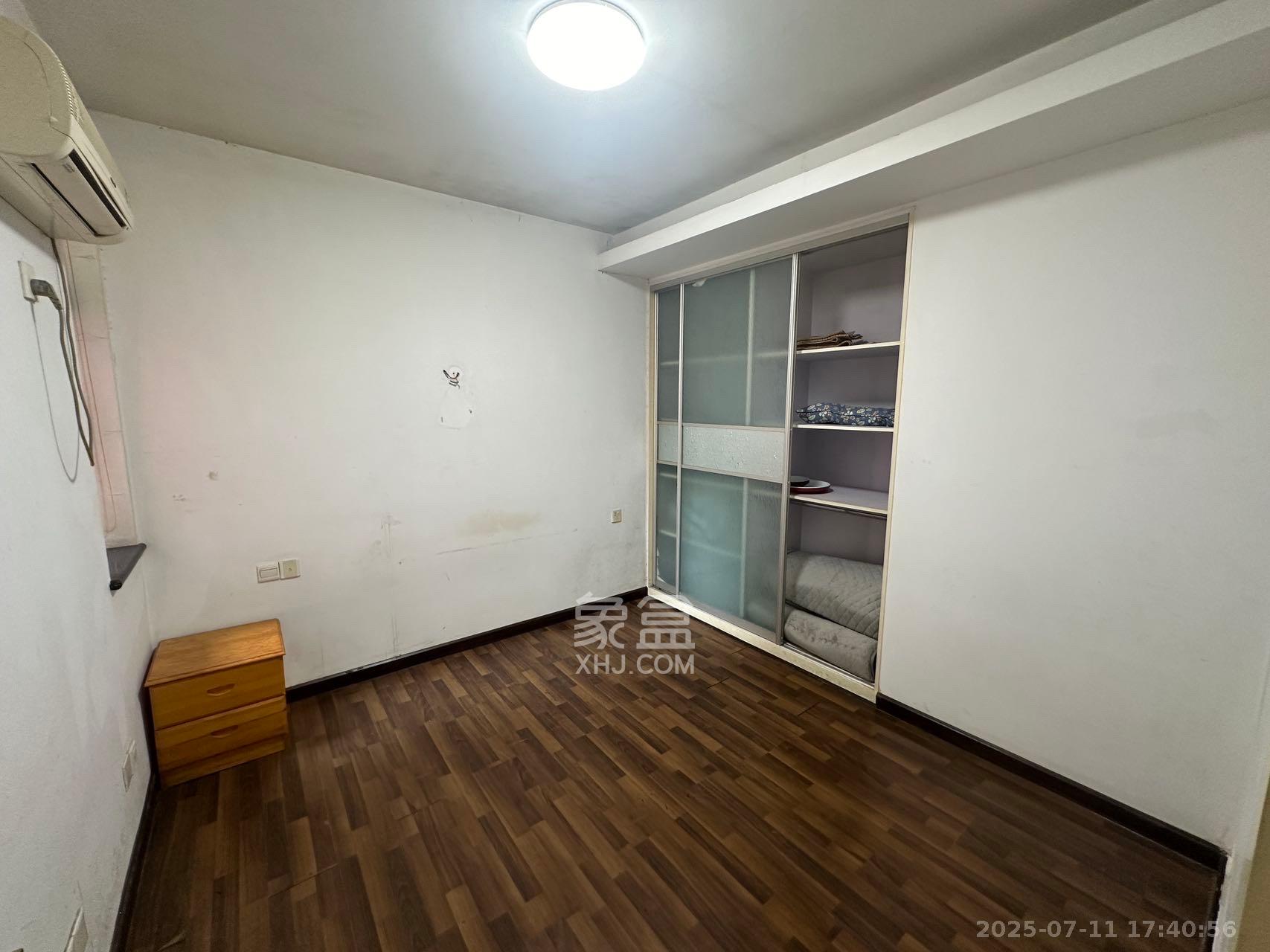 新星小区  4室2厅2卫    2200.0元/月 新星小区  4室2厅2卫    2200.0元/月室内图