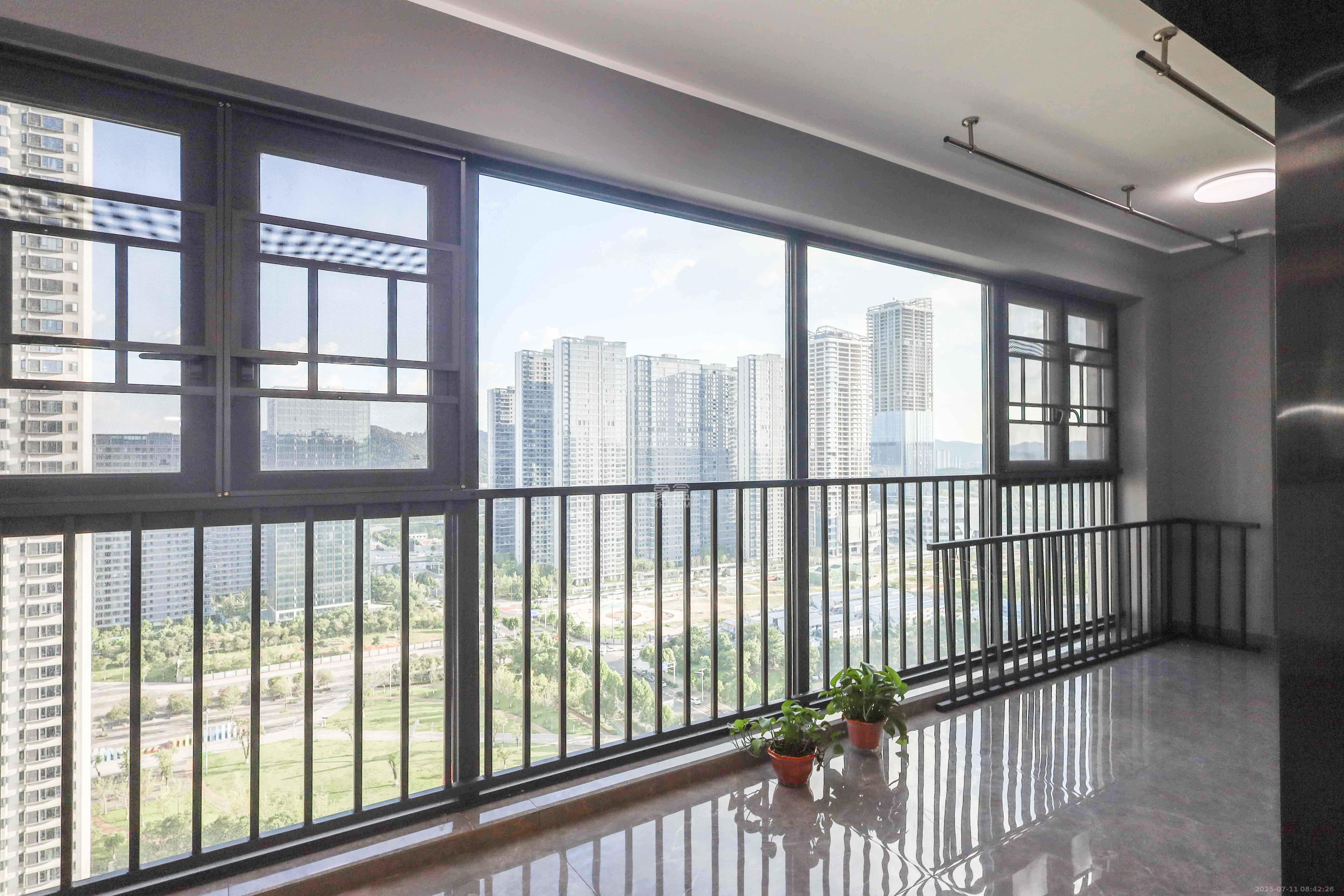 中海阅溪府  4室2厅2卫   3800.00元/月室内图