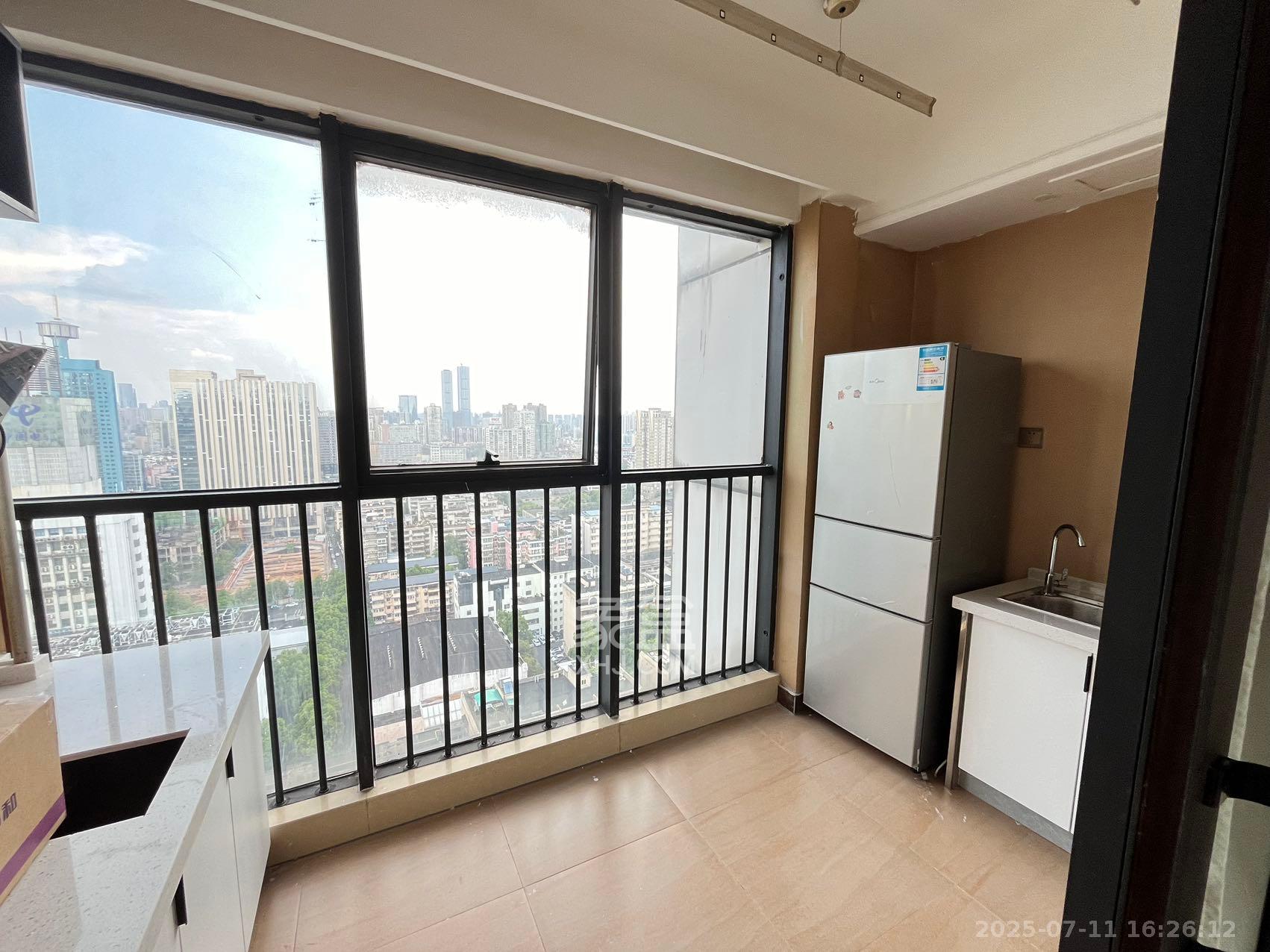 东塘瑞府  1室1厅1卫    2200.0元/月室内图