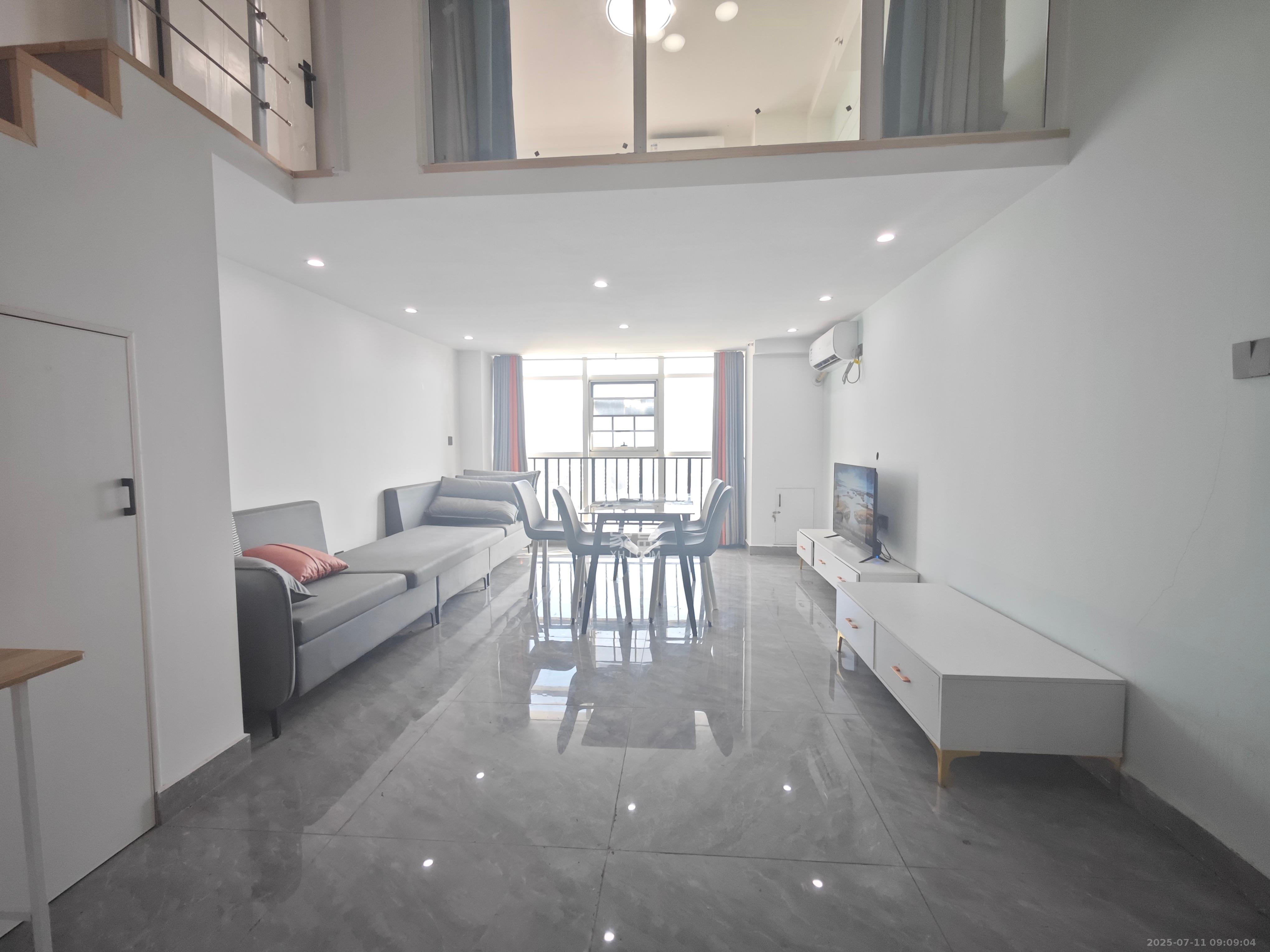 中建嘉和城  2室2厅1卫    2200.0元/月室内图