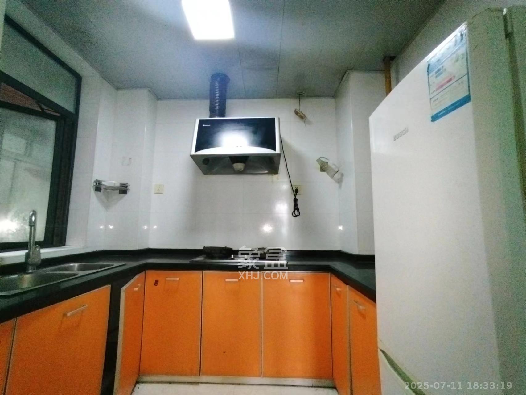 尚城 2室2厅1卫 1700.0元/月 尚城 2室2厅1卫 1700.0元/月室内图