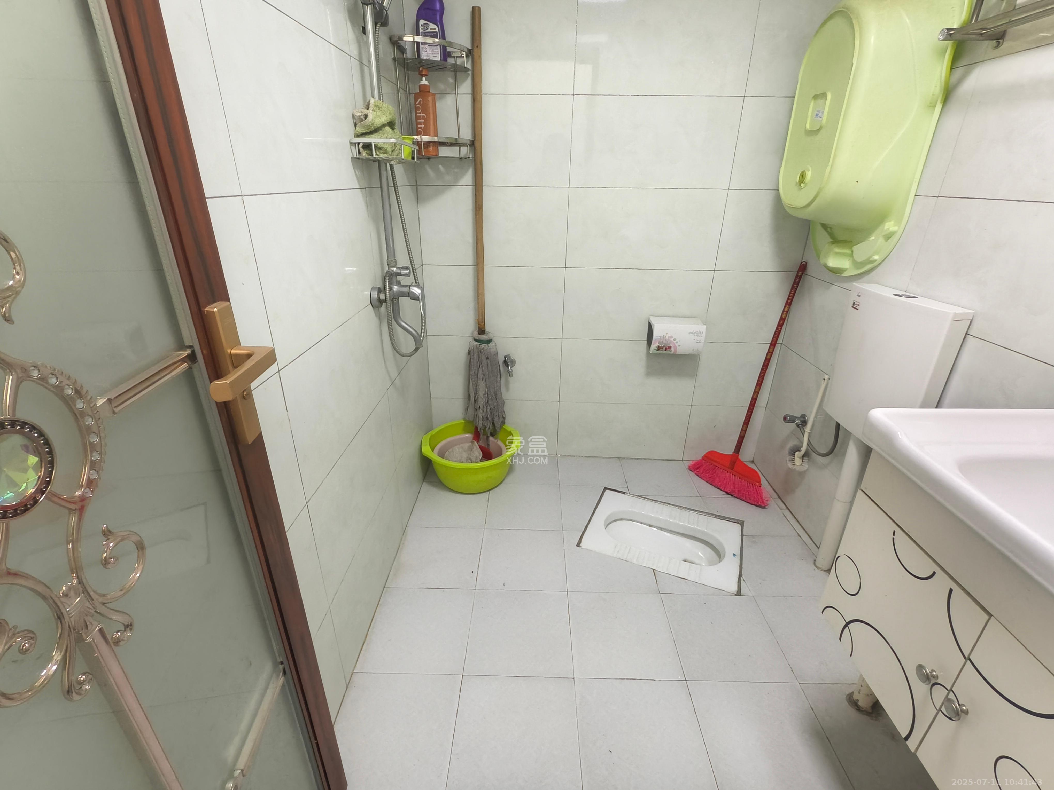 江南华府  1室1厅1卫    1400.0元/月 江南华府  1室1厅1卫    1400.0元/月室内图