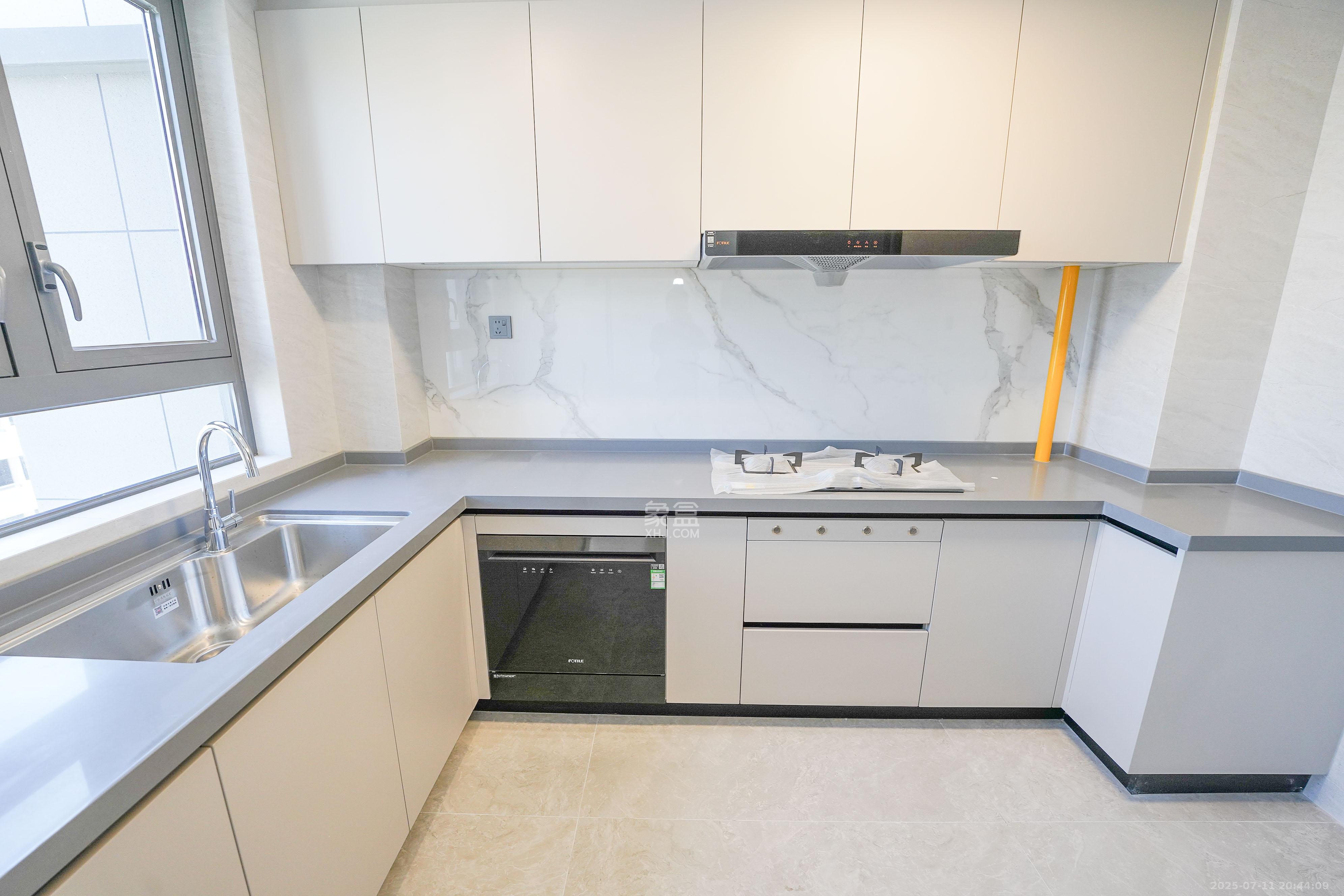 中海寰宇天下 4室2厅2卫 148.00万 中海寰宇天下 4室2厅2卫 148.00万其他