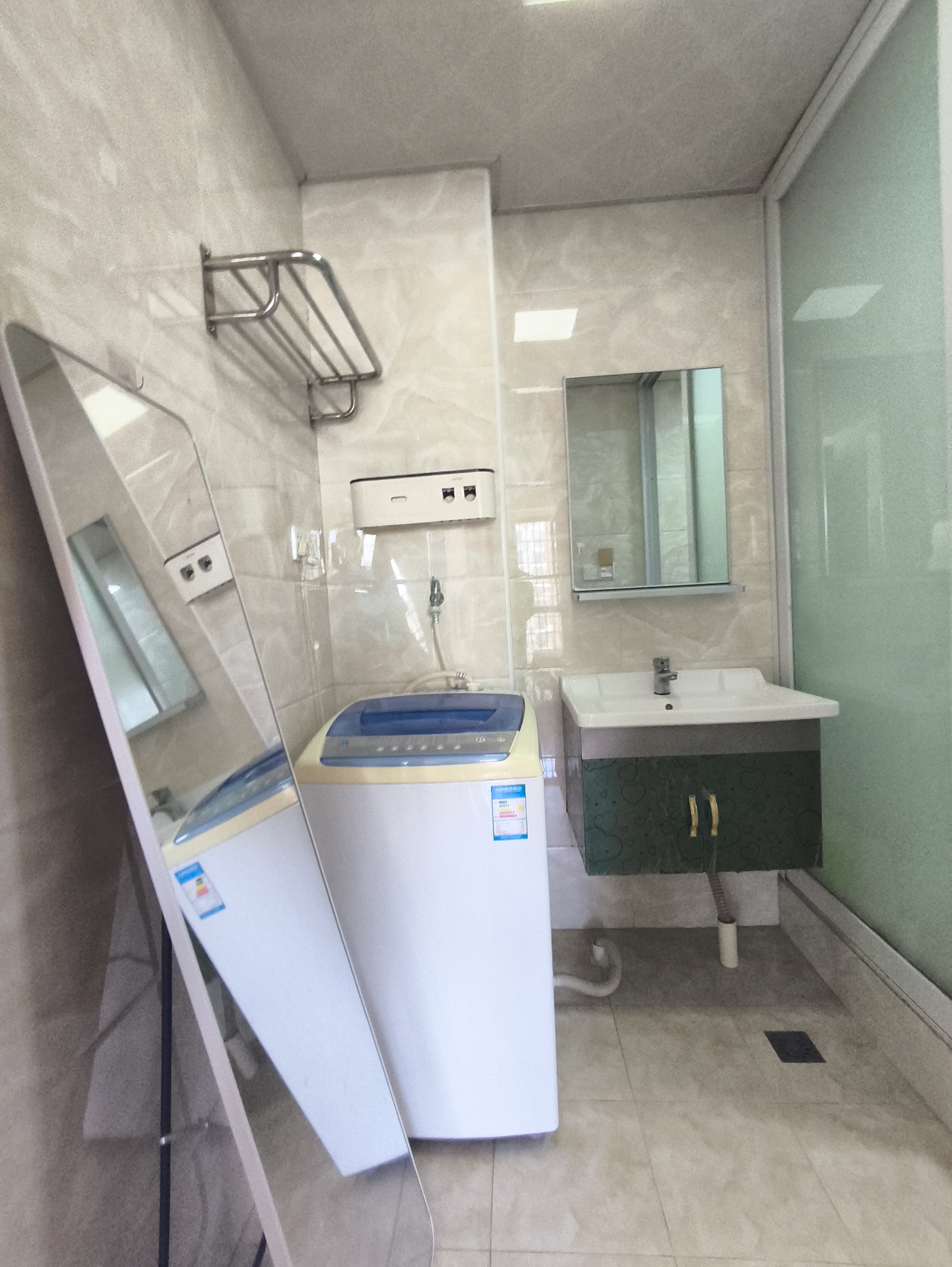 冠都现代城(冠都幸福彼岸) 1室1厅1卫 1100.0元/月 冠都现代城(冠都幸福彼岸) 1室1厅1卫 1100.0元/月室内图