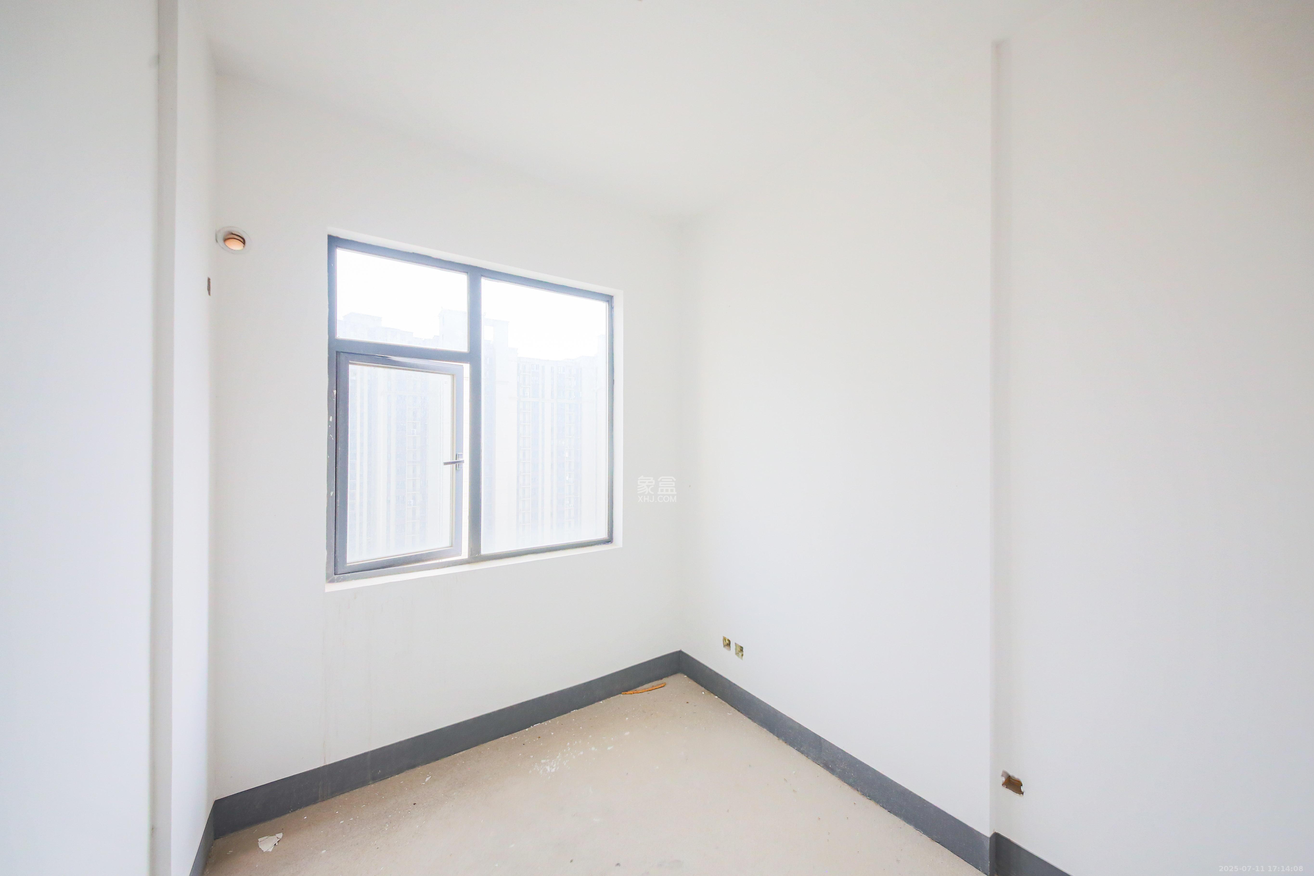 博林云栖 5室2厅3卫 230.0万 博林云栖 5室2厅3卫 230.0万卧室