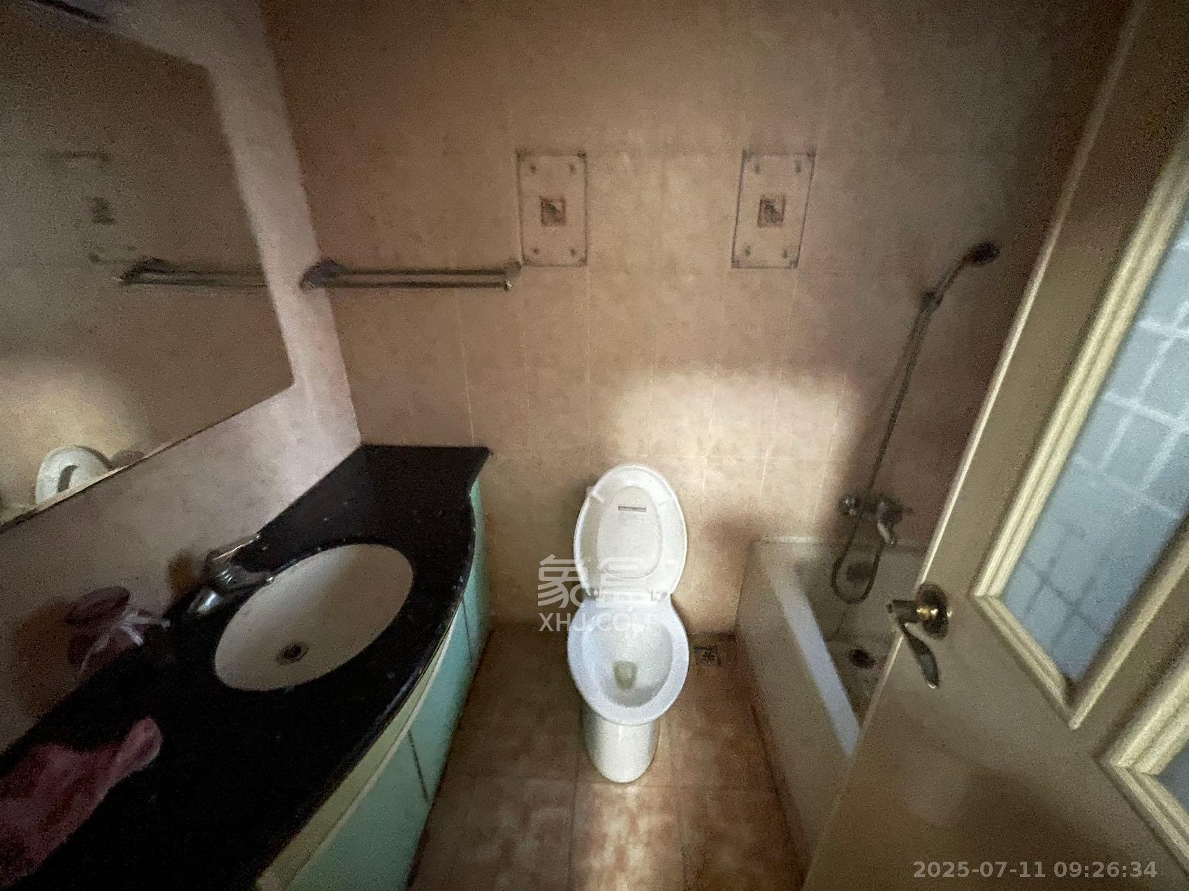 雅园小区  3室2厅2卫    2800.0元/月 雅园小区  3室2厅2卫    2800.0元/月室内图