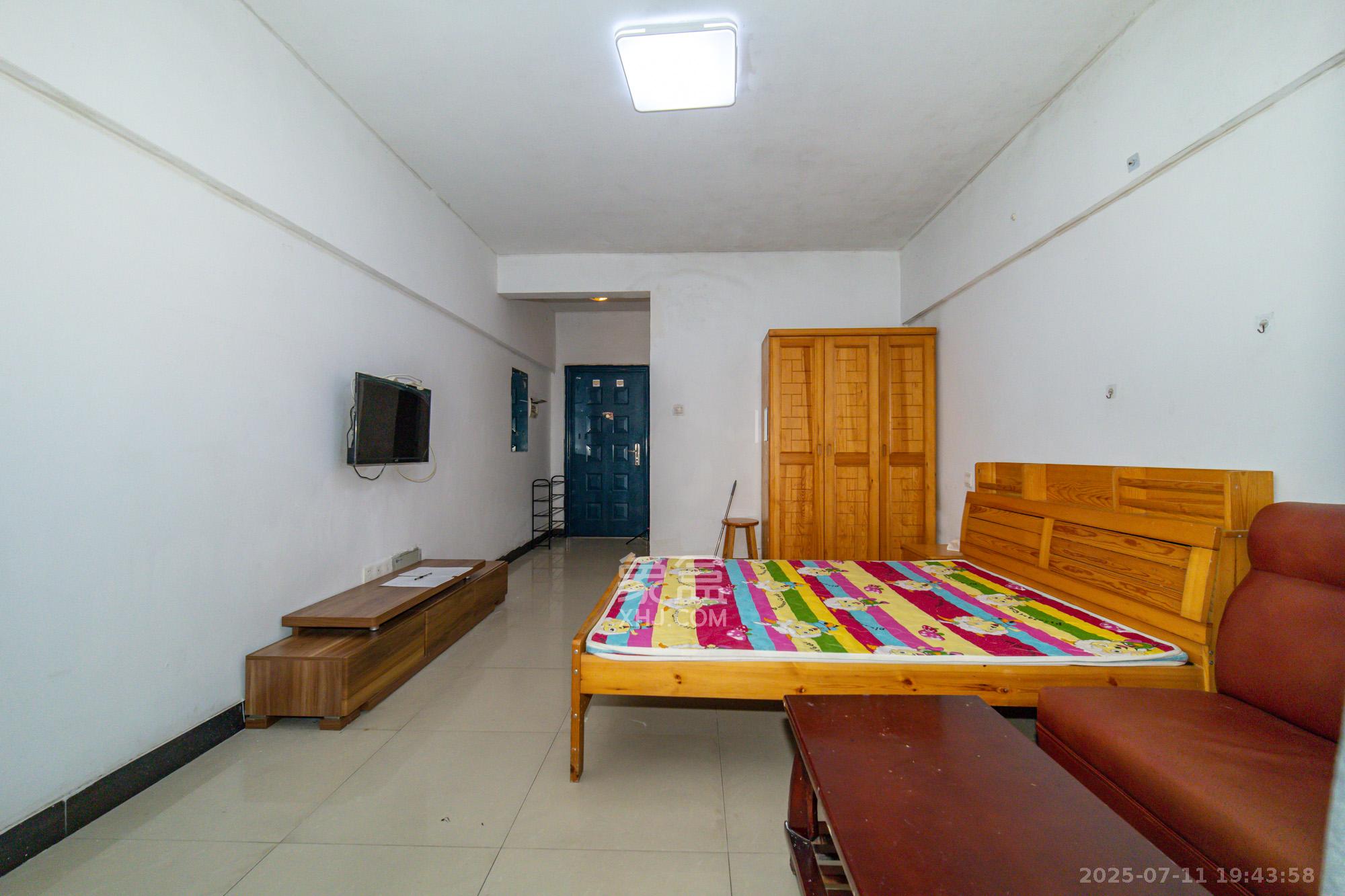 尚都花园城  1室1厅1卫    16.8万客厅