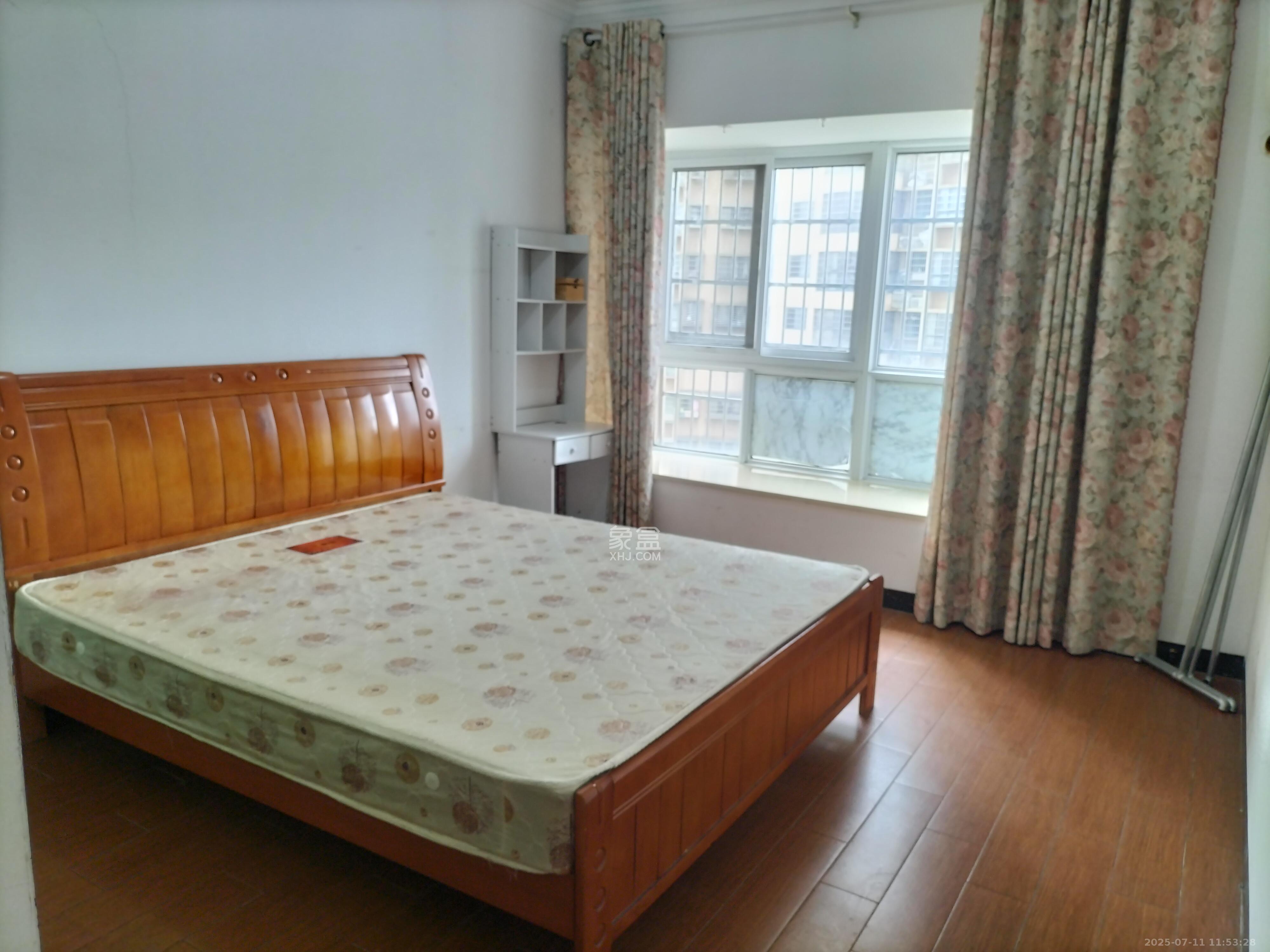 家兴苑  5室2厅2卫   2200.00元/月室内图