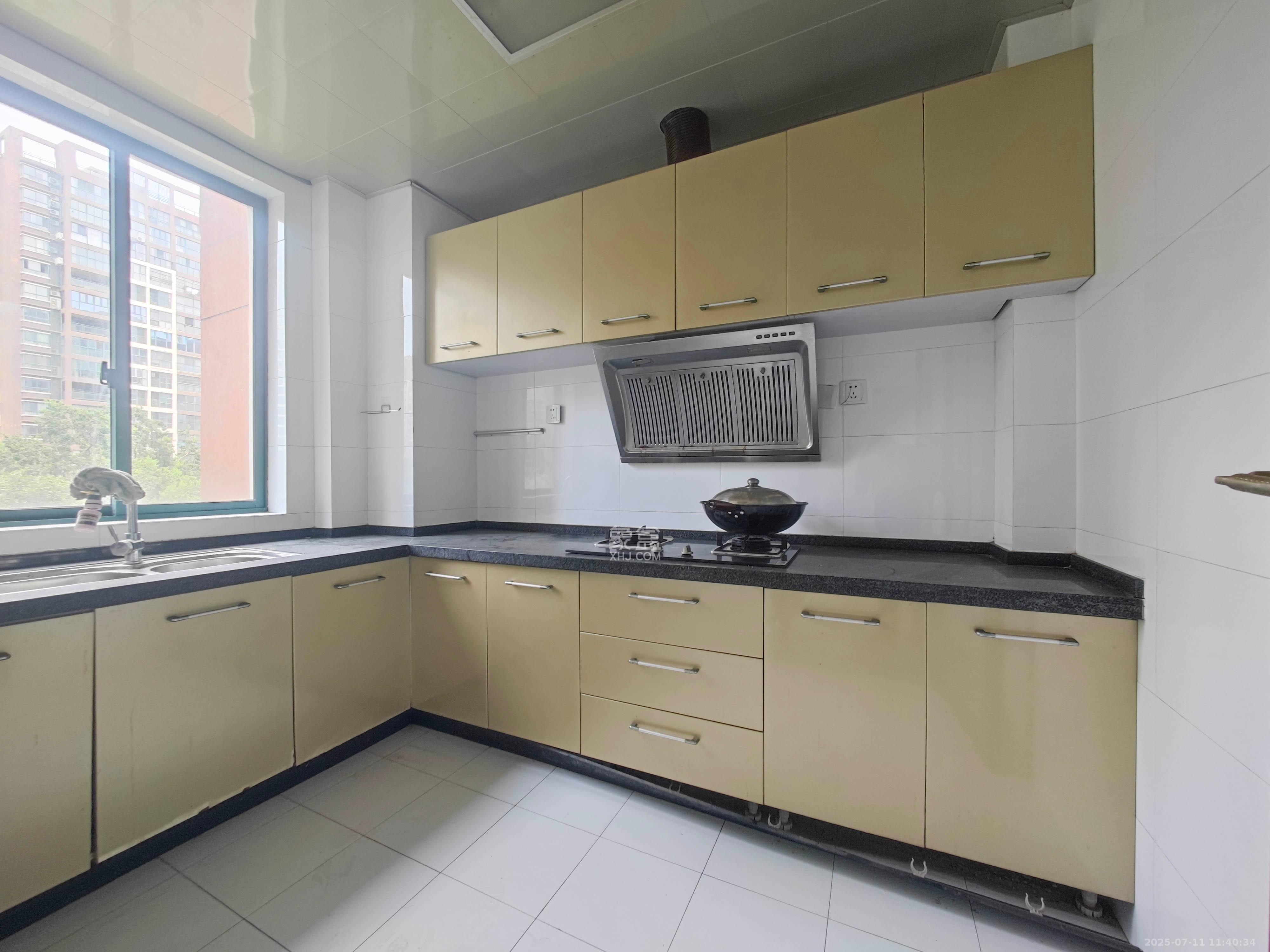 华盛世纪新城 4室2厅2卫 155.0万 华盛世纪新城 4室2厅2卫 155.0万其他