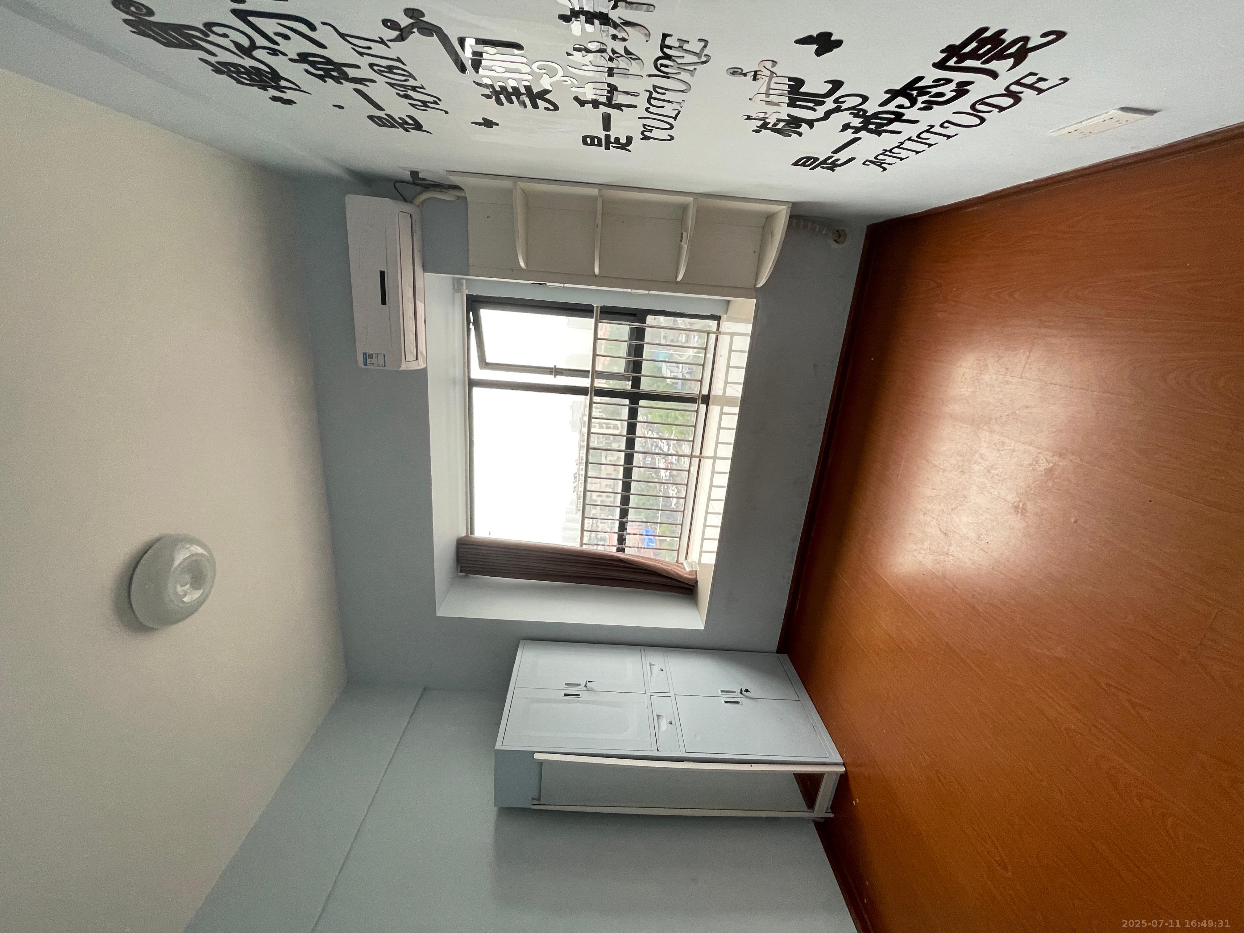 地华梅溪湖畔  2室1厅1卫    2200.0元/月 地华梅溪湖畔  2室1厅1卫    2200.0元/月室内图