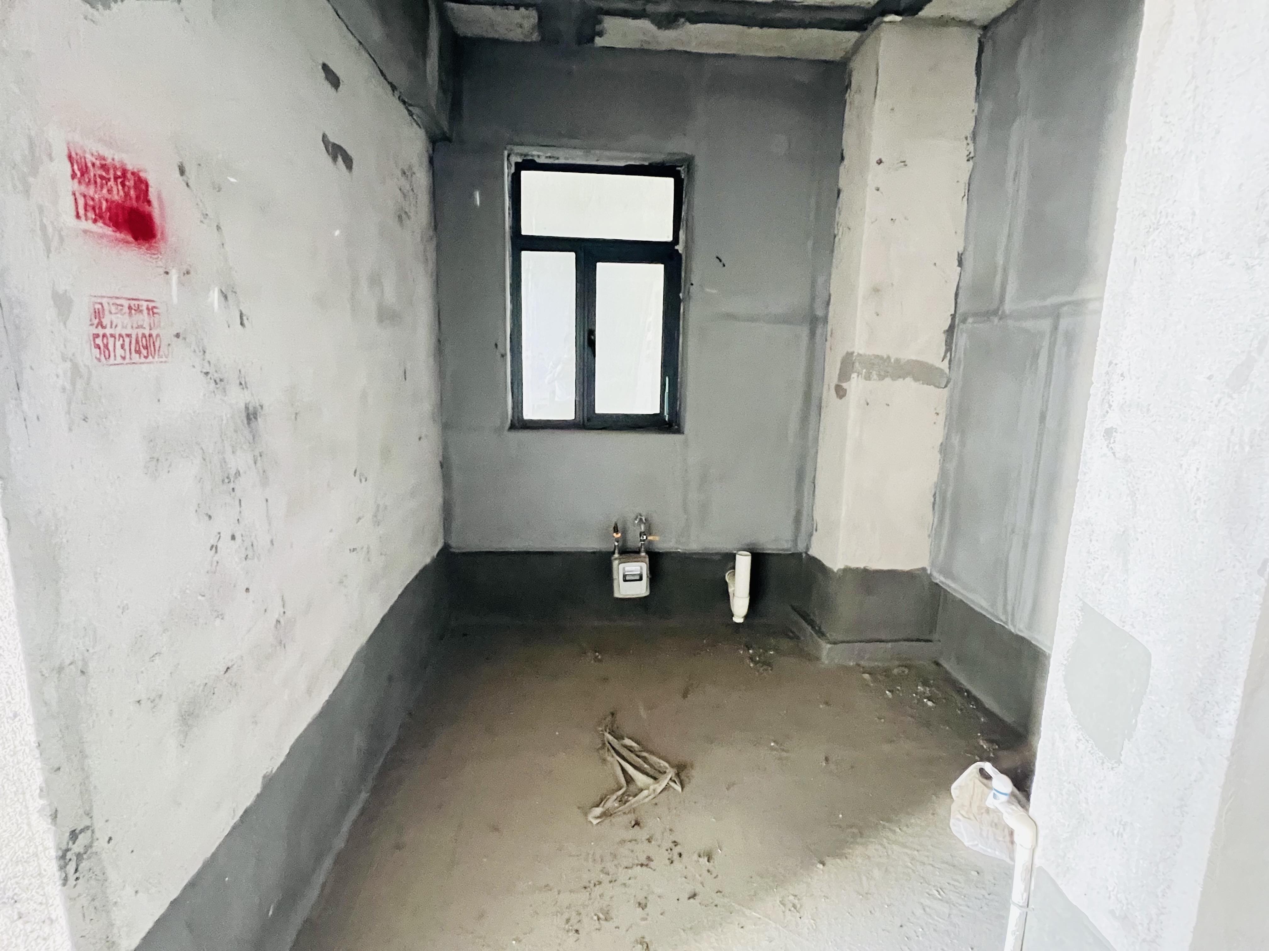 领御一方中心 3室2厅2卫 64.8万 领御一方中心 3室2厅2卫 64.8万客厅