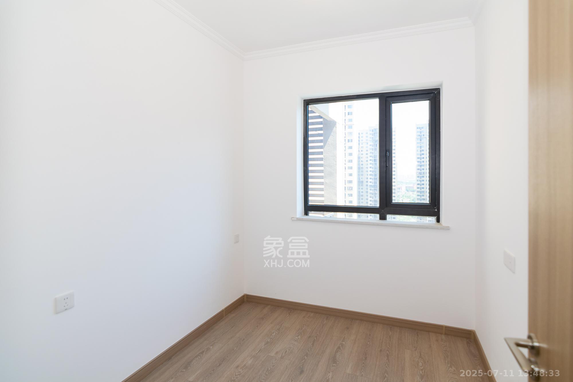 金辉优步学府  4室2厅2卫    105.0万 金辉优步学府  4室2厅2卫    105.0万卧室