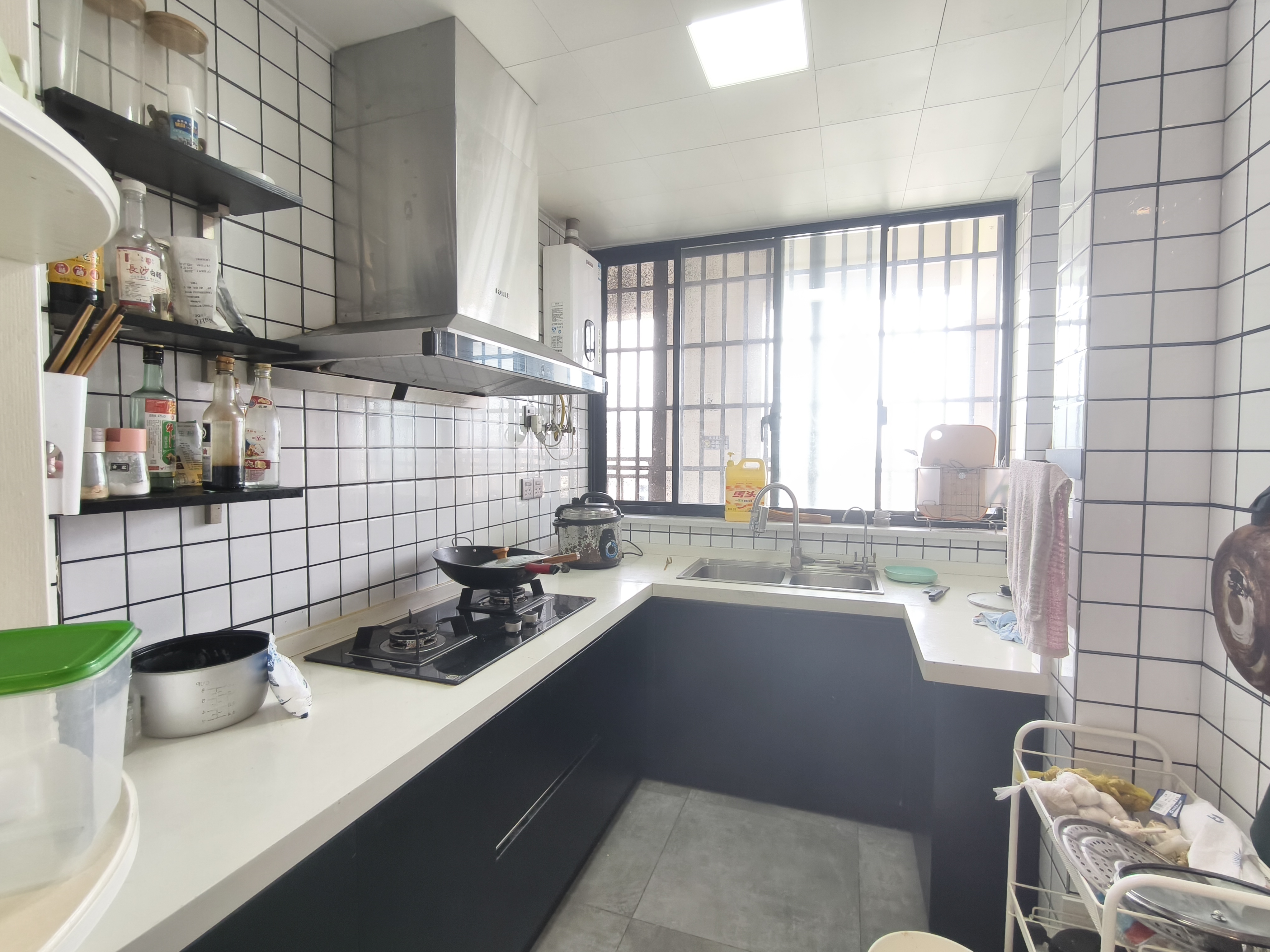会龙山溪谷（住宅）  3室2厅1卫   1800.00元/月室内图