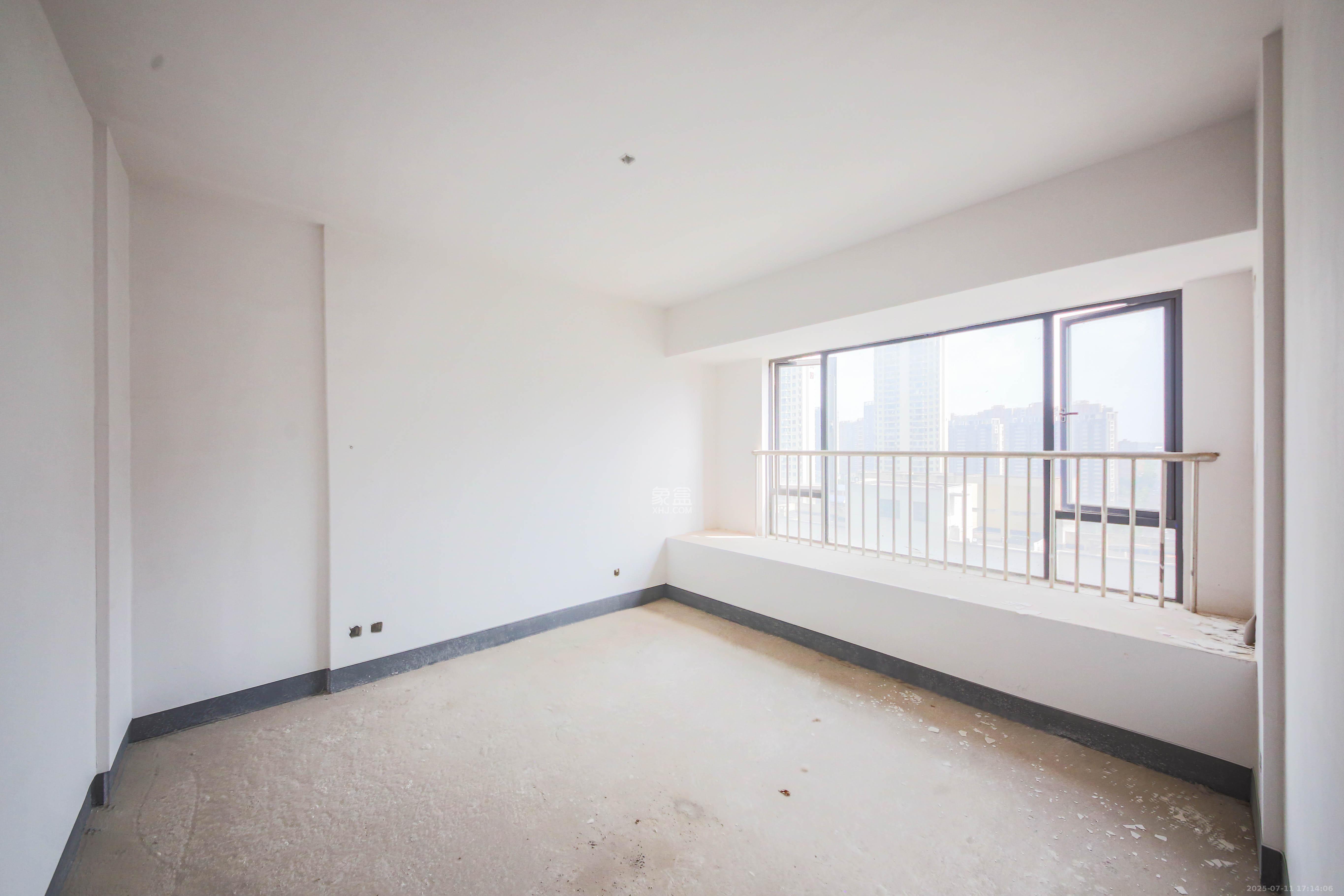 博林云栖 5室2厅3卫 230.0万 博林云栖 5室2厅3卫 230.0万卧室