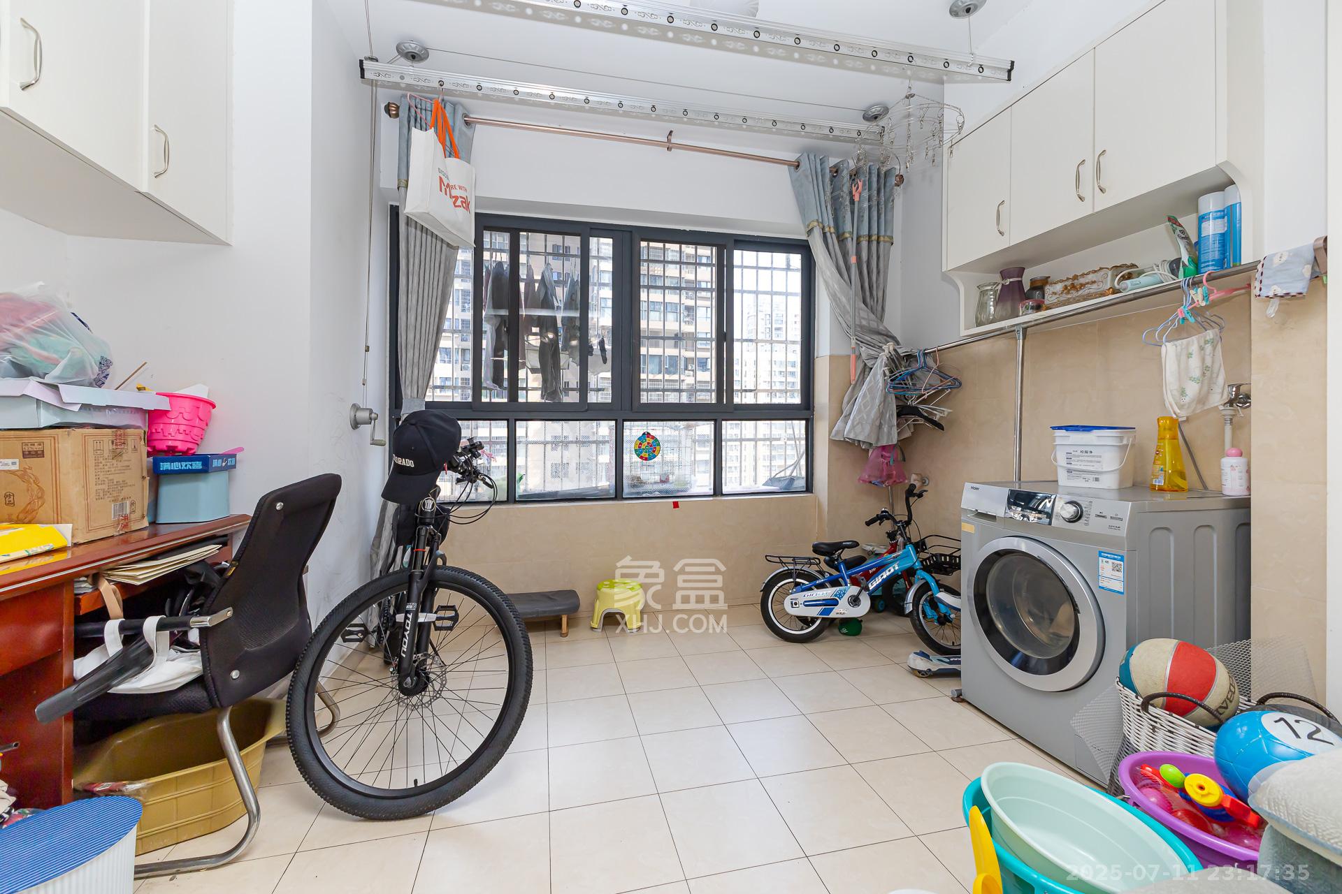 勤诚达新界  3室2厅1卫    75.0万 勤诚达新界  3室2厅1卫    75.0万阳台