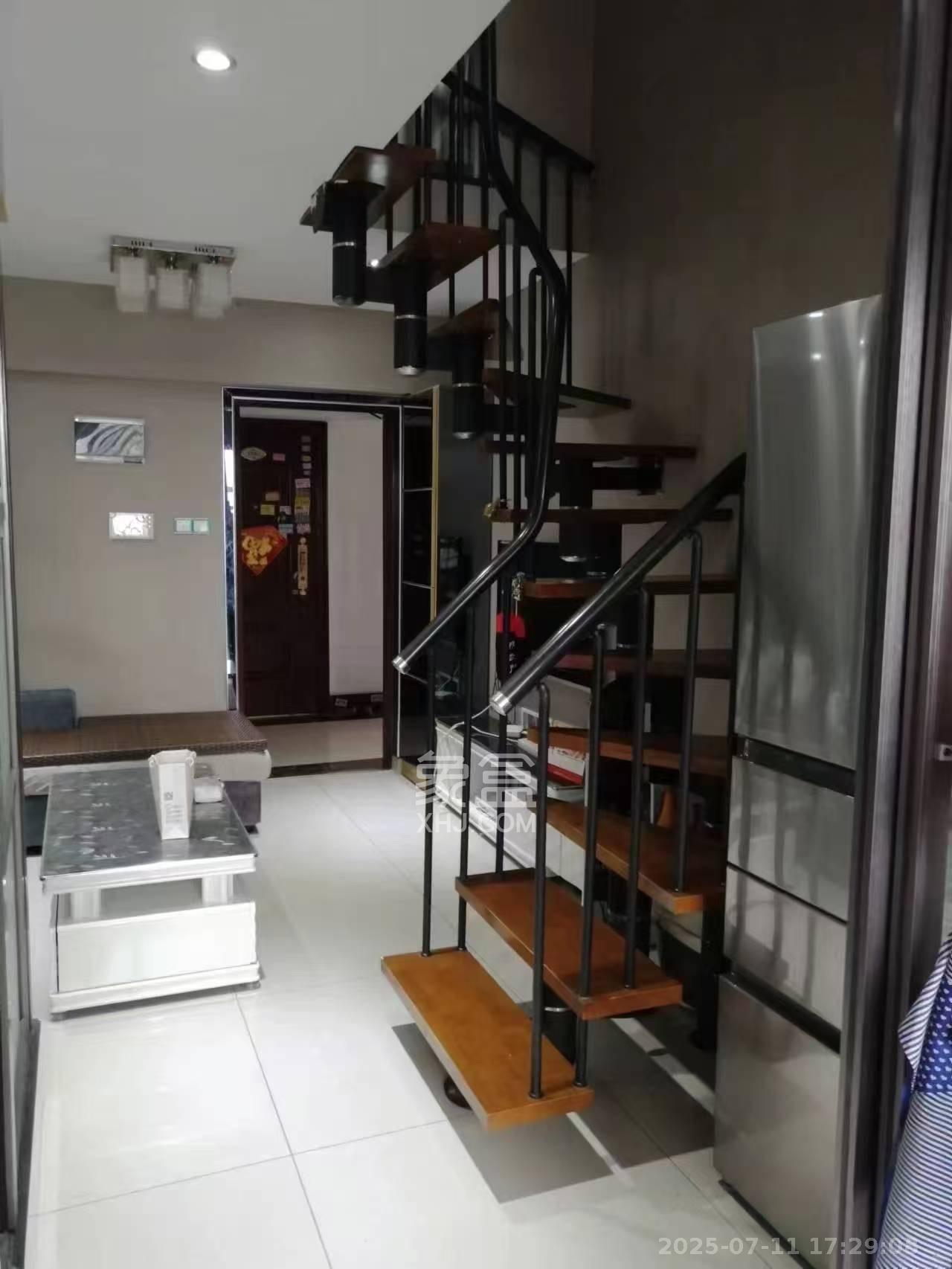 金色loft（鑫秋大厦）  2室2厅1卫   2100.00元/月室内图